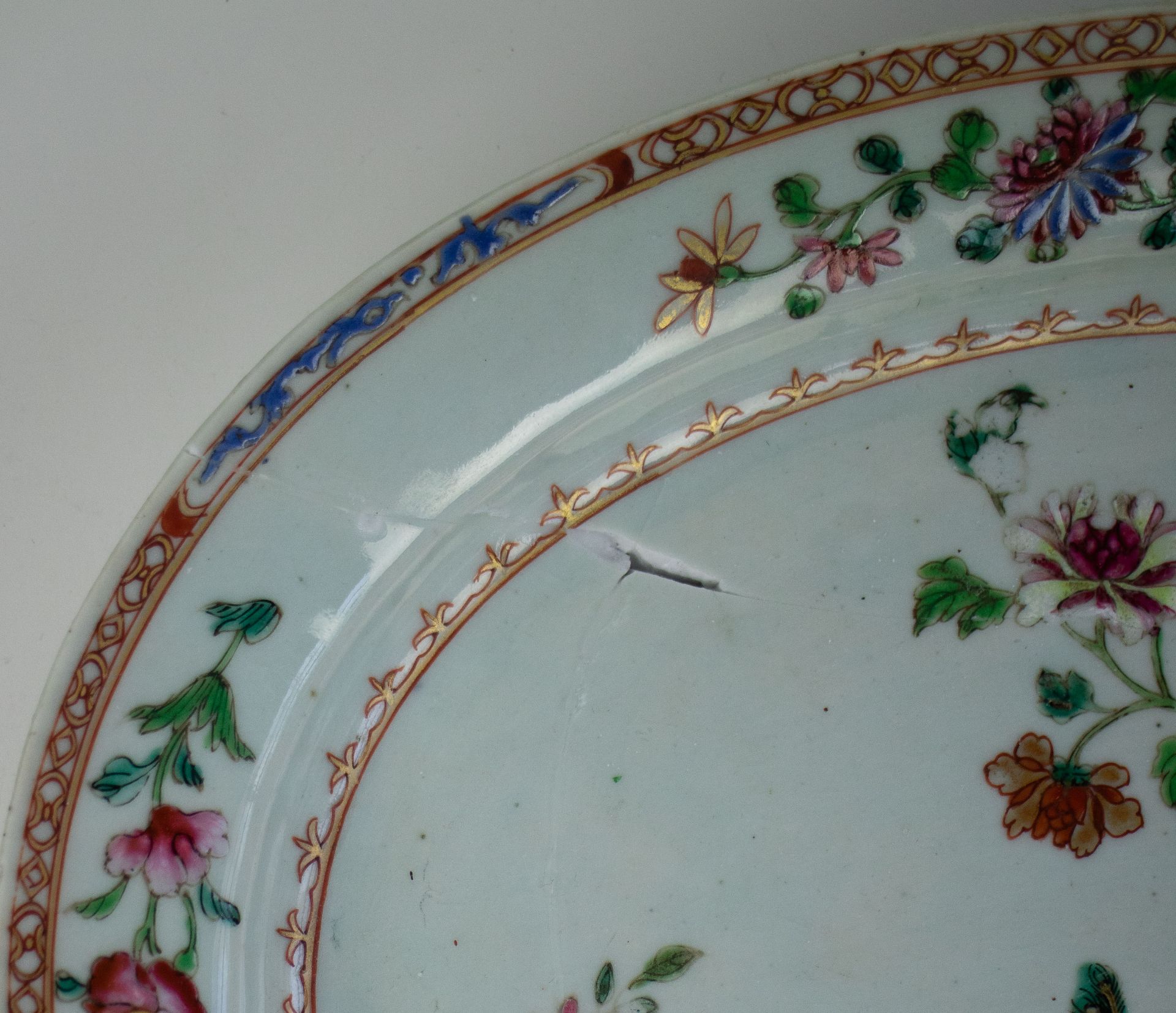 A Chinese Qianlong tureen and plate - Bild 10 aus 14