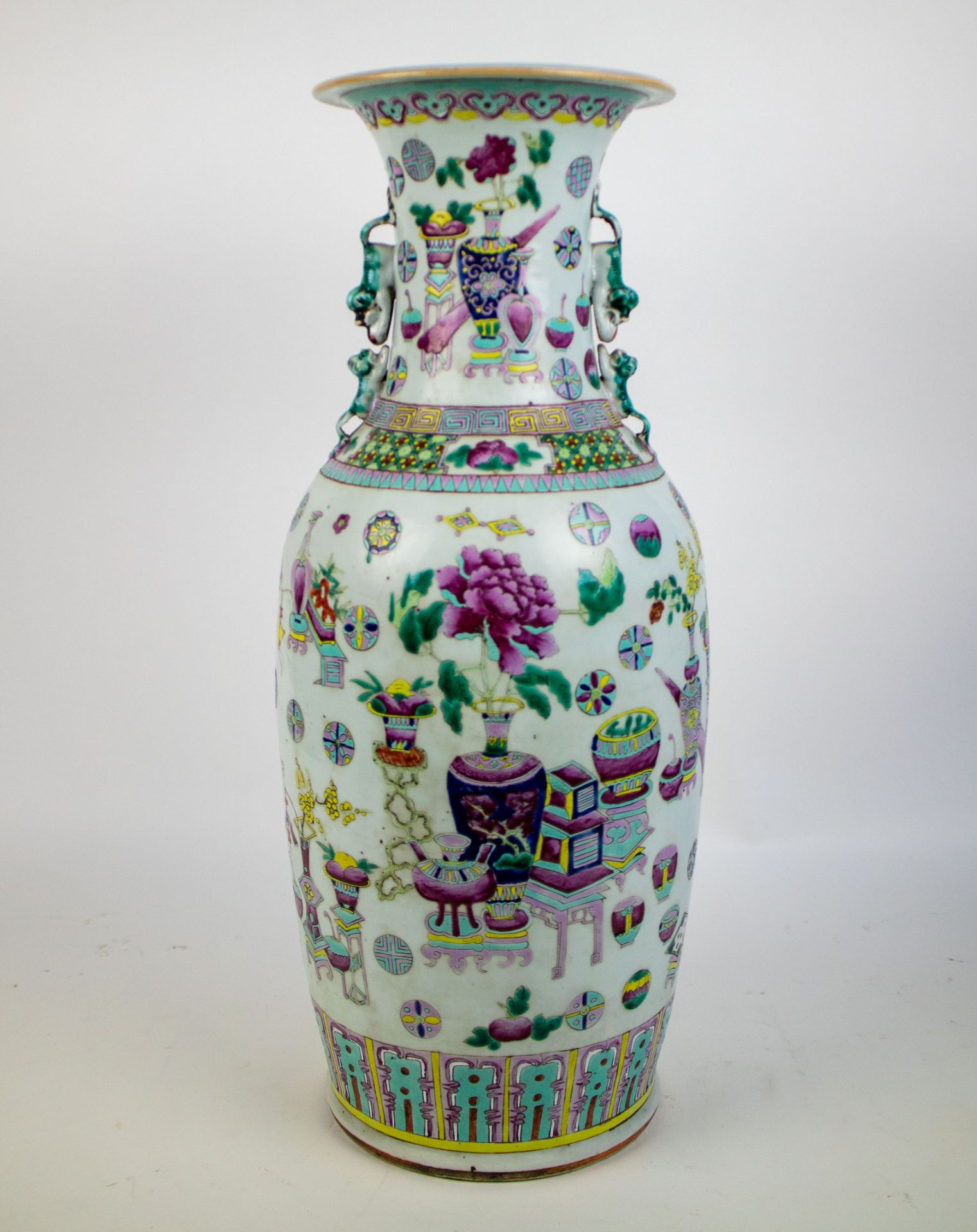 A Chinese famille rose vase Qing - Bild 3 aus 6