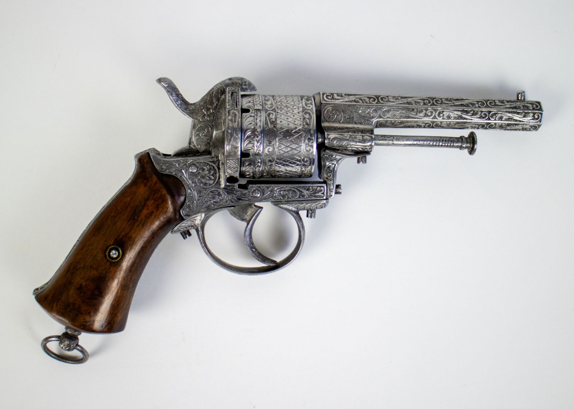 Liège richly engraved pinfire revolver