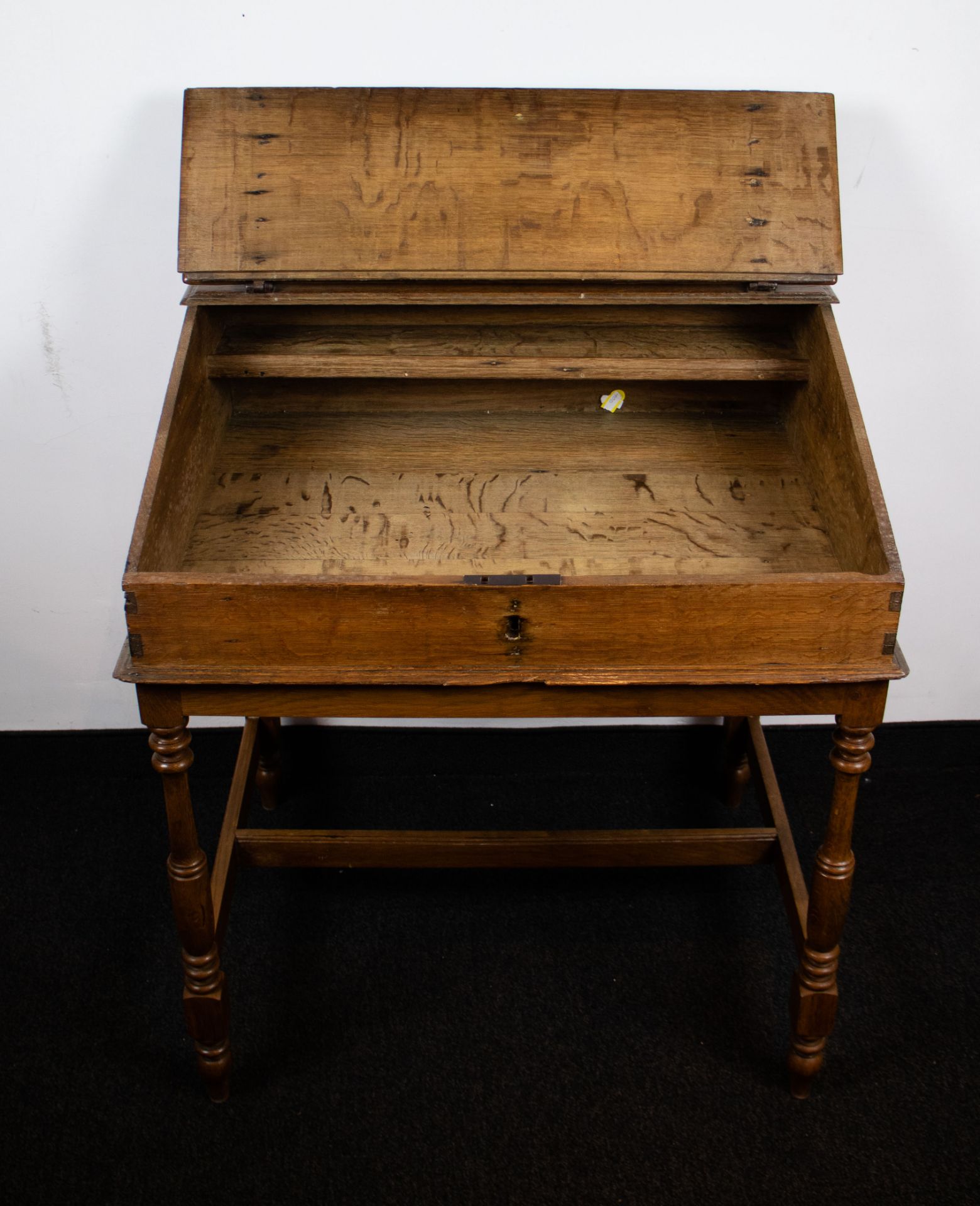 Clerks desk and writing chest - Bild 3 aus 4