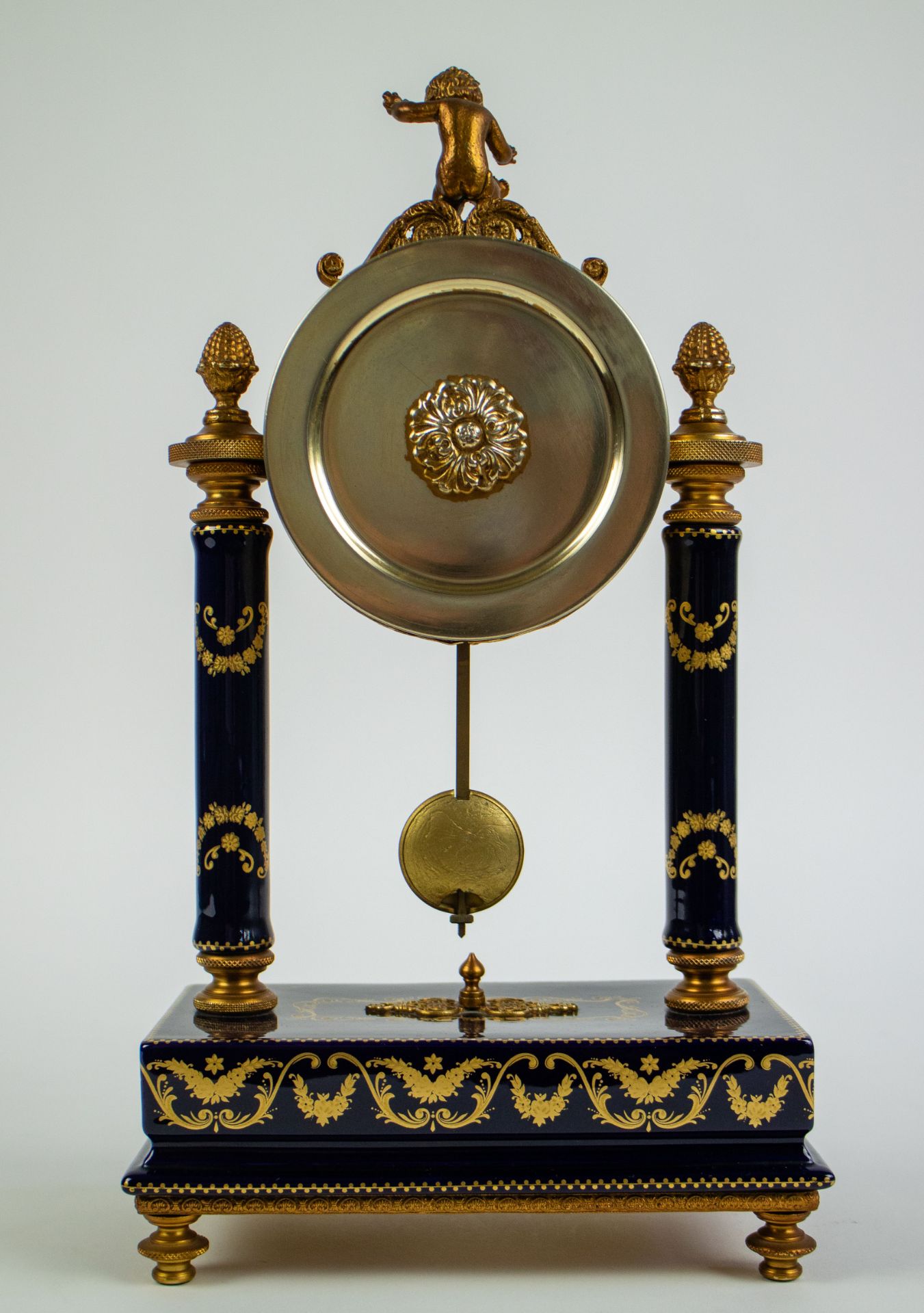 A decorative column clock 'Urgos' - Bild 3 aus 3