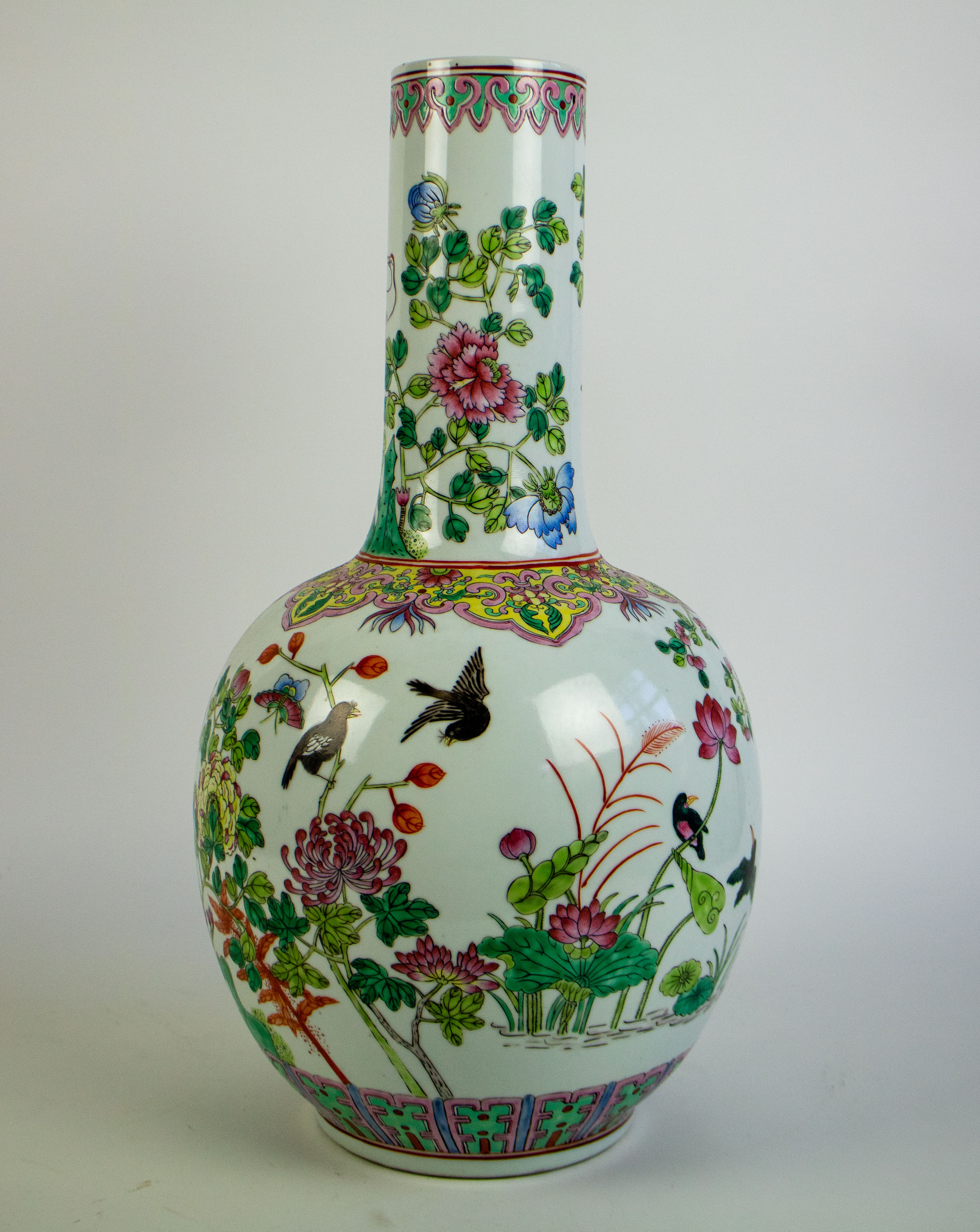 Chinese famille rose bottle vase - Image 2 of 6