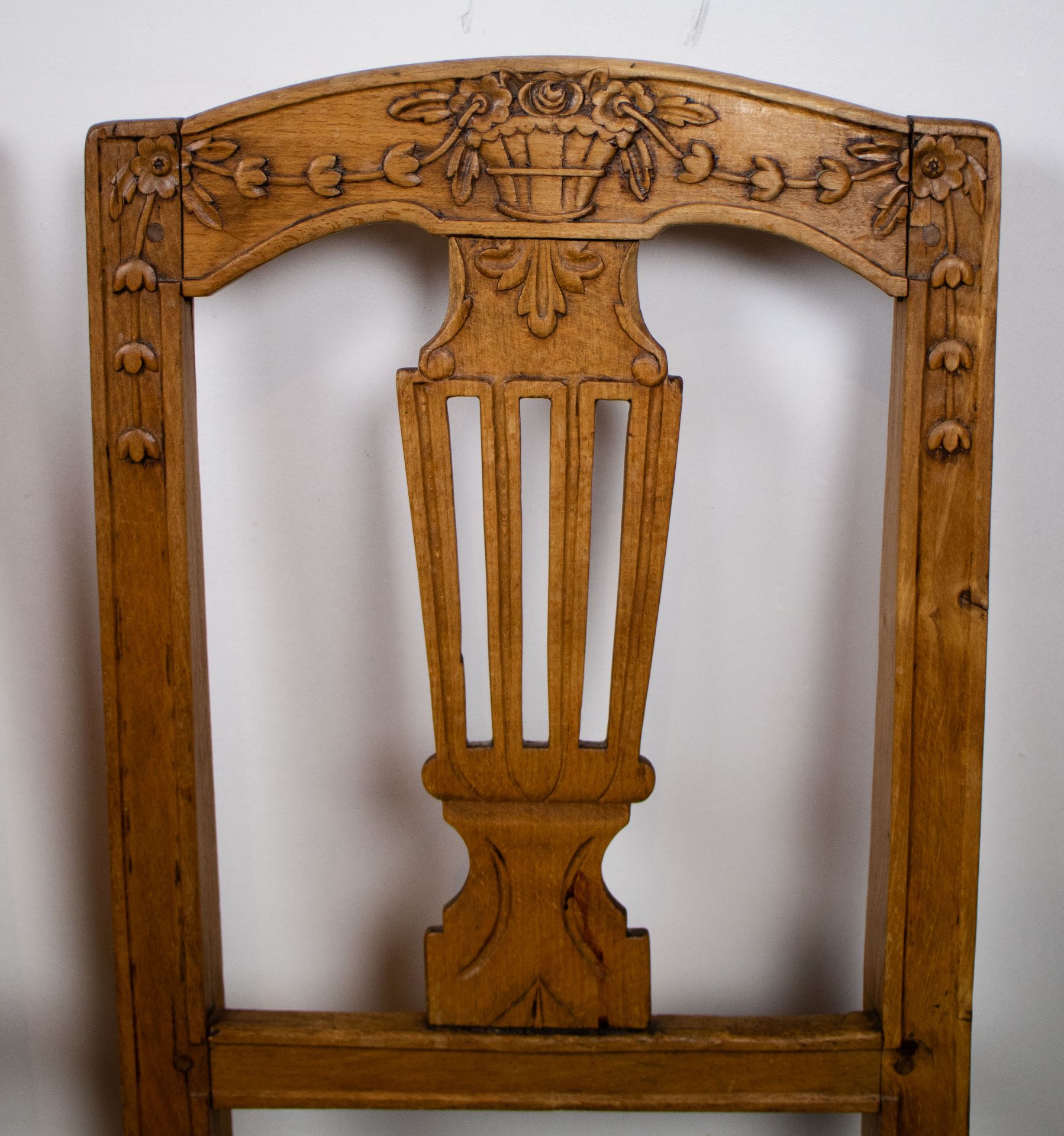 2 Antique wooden chairs + an old wooden table 19th C. - Bild 2 aus 3