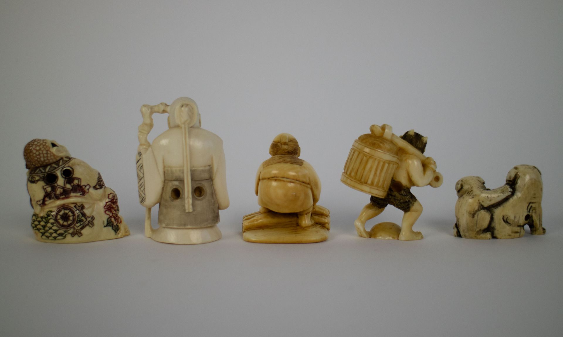 5 Japanese ivory figures/netsukes - Bild 2 aus 3