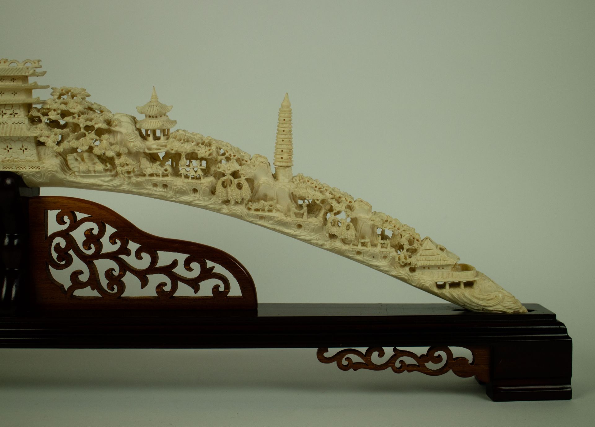 Chinese carved tooth with pagodas - Bild 6 aus 8