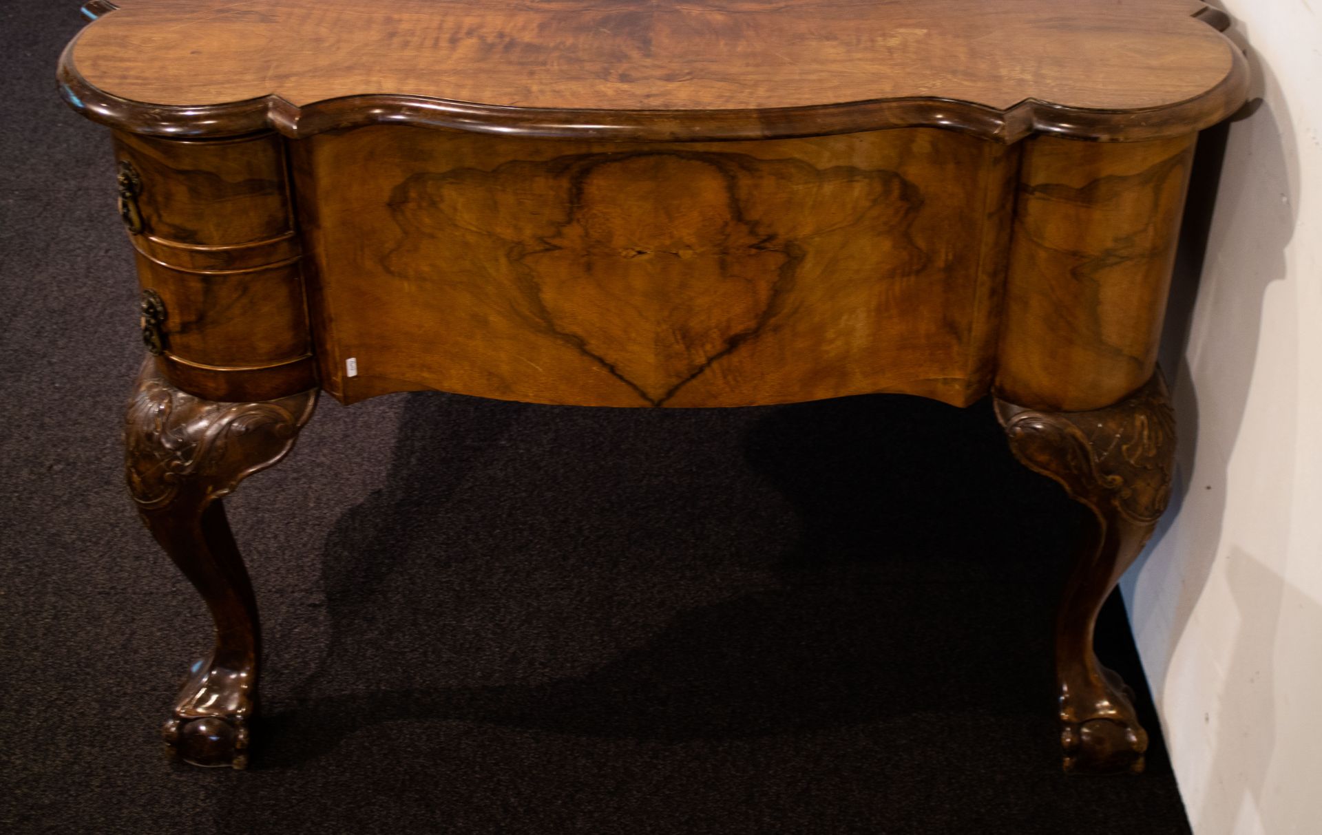 A Chippendale desk with 4 chairs ca 1920 - Image 3 of 4