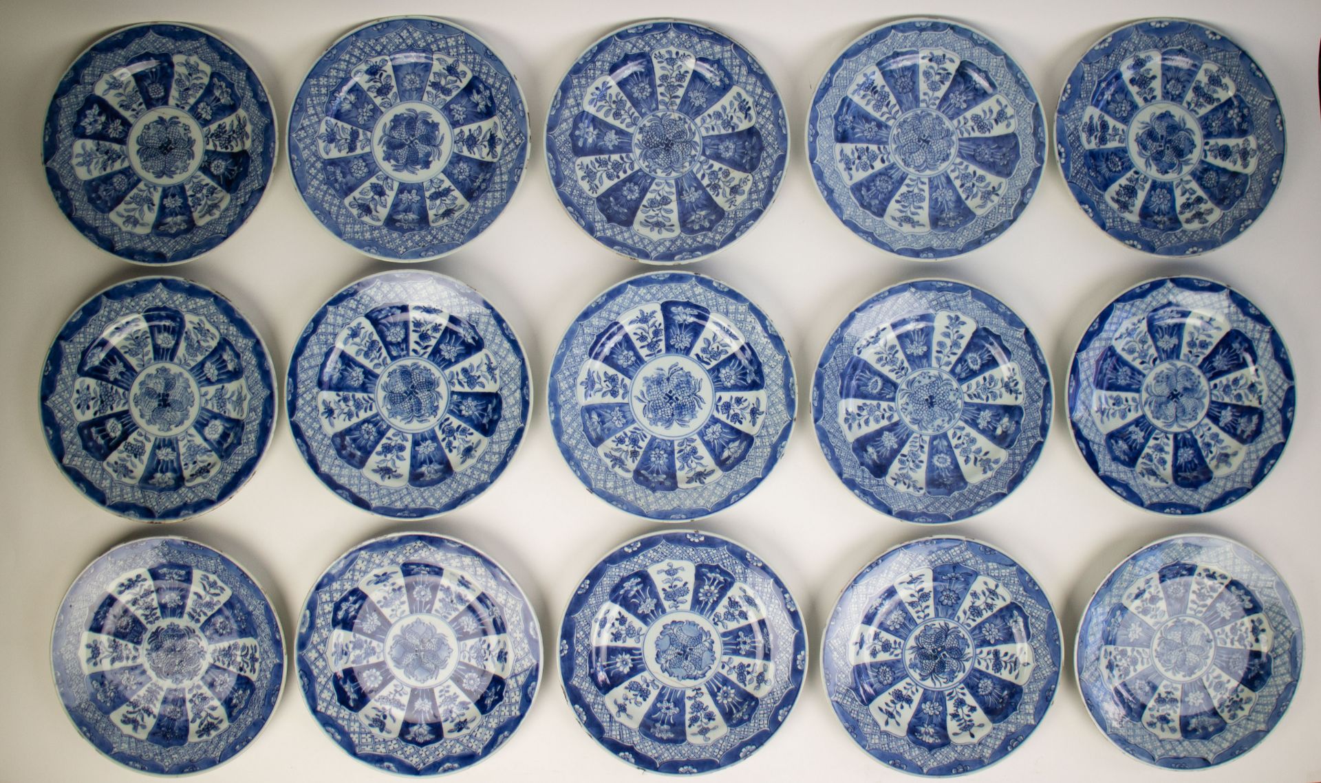 Lot 18thC Chinese blue/white plates