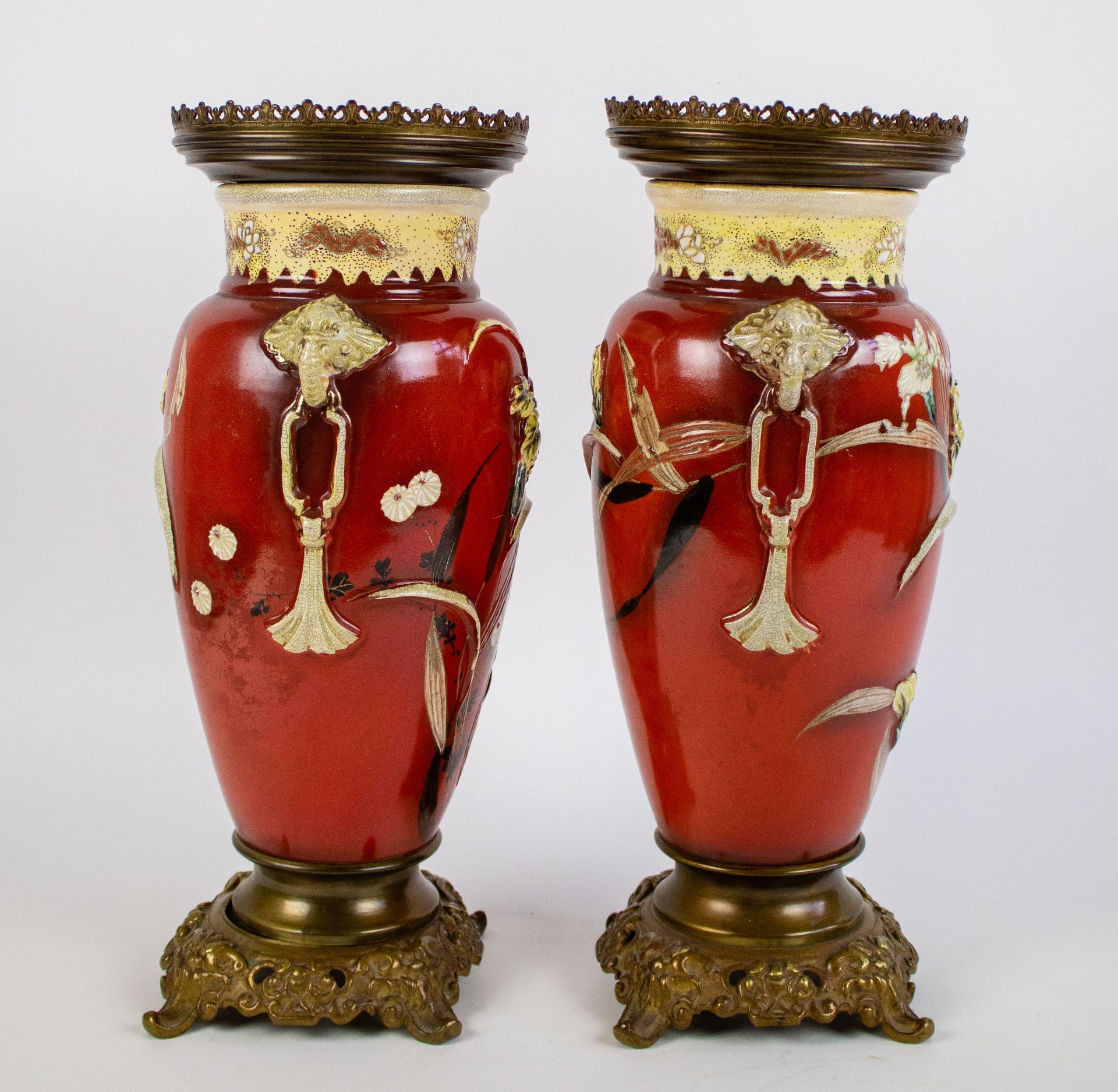 Pair of Japanese vases on a bronze feet - Bild 2 aus 4