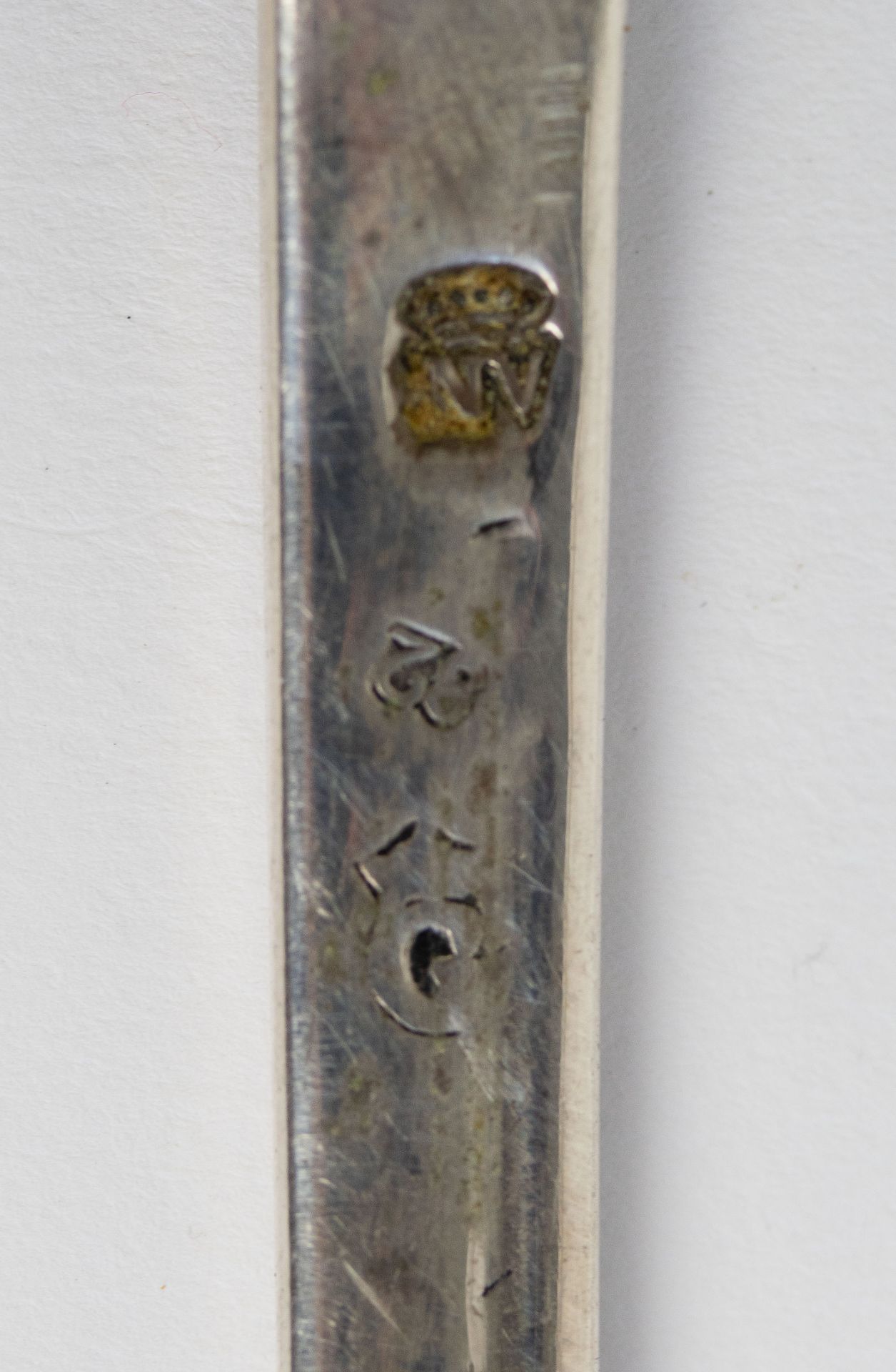 An early 18thC silver gilt vermeil ladle - Bild 3 aus 4