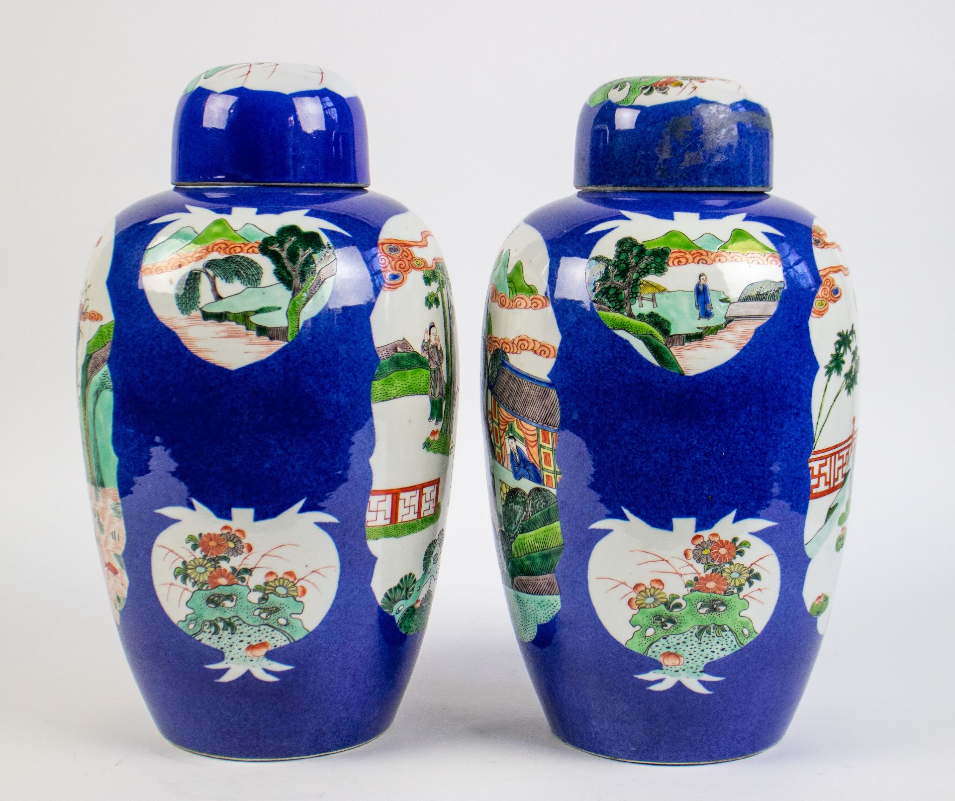A pair of Kangxi lidded vases - Image 2 of 13