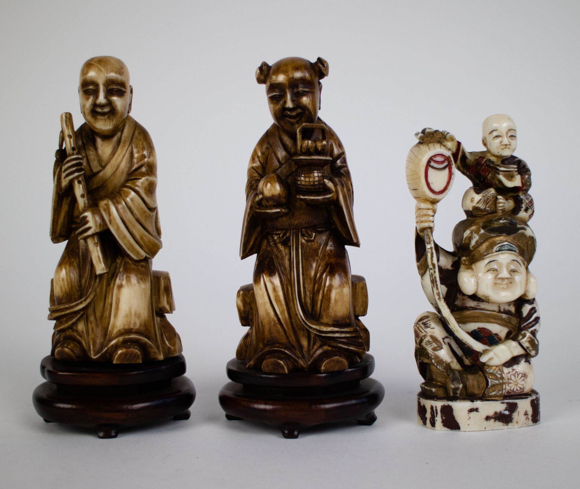 Lot of 3 ivory figures Chinese/japanese