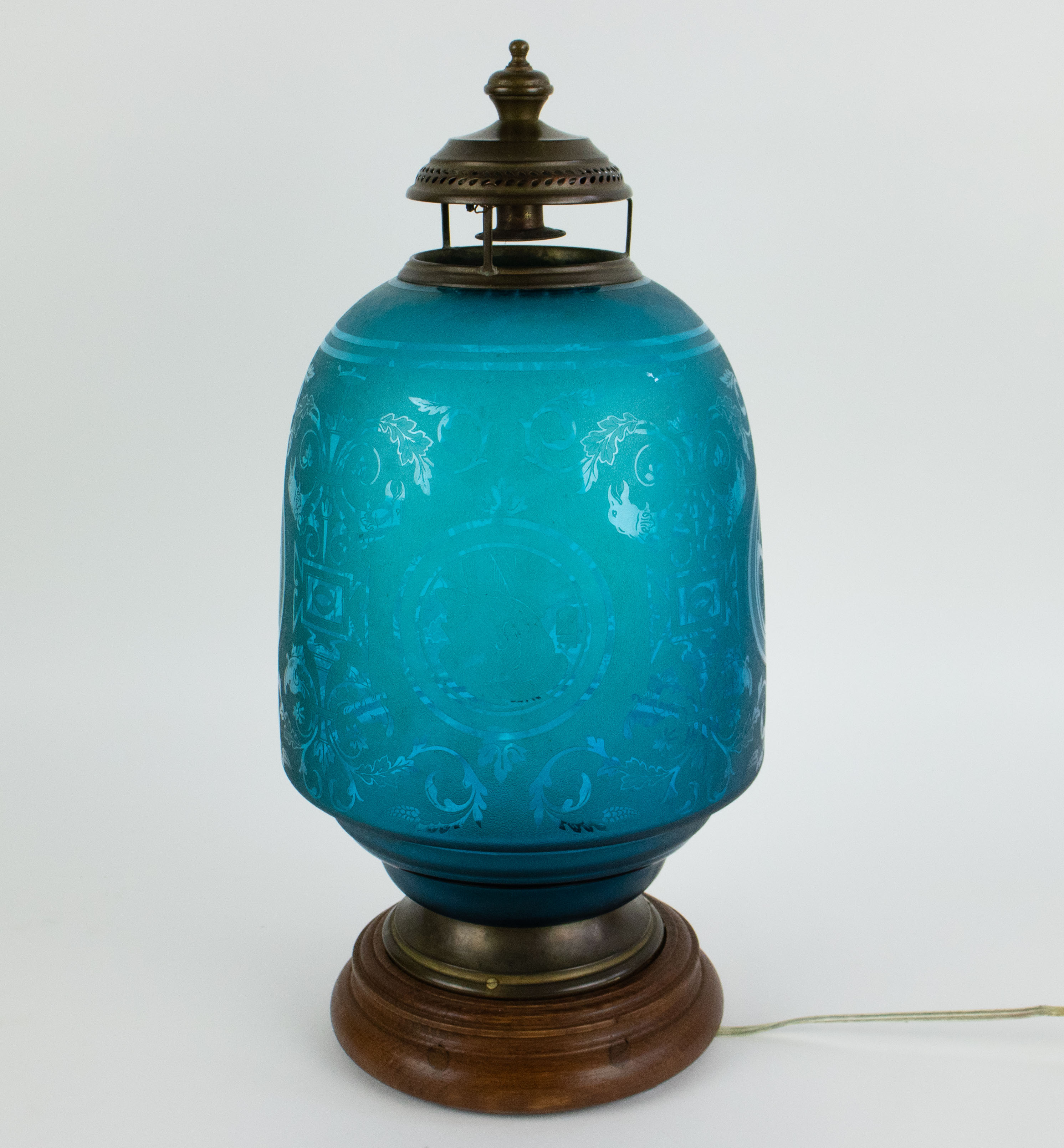 Engraved blue glass lantern Baccarat - Image 2 of 3