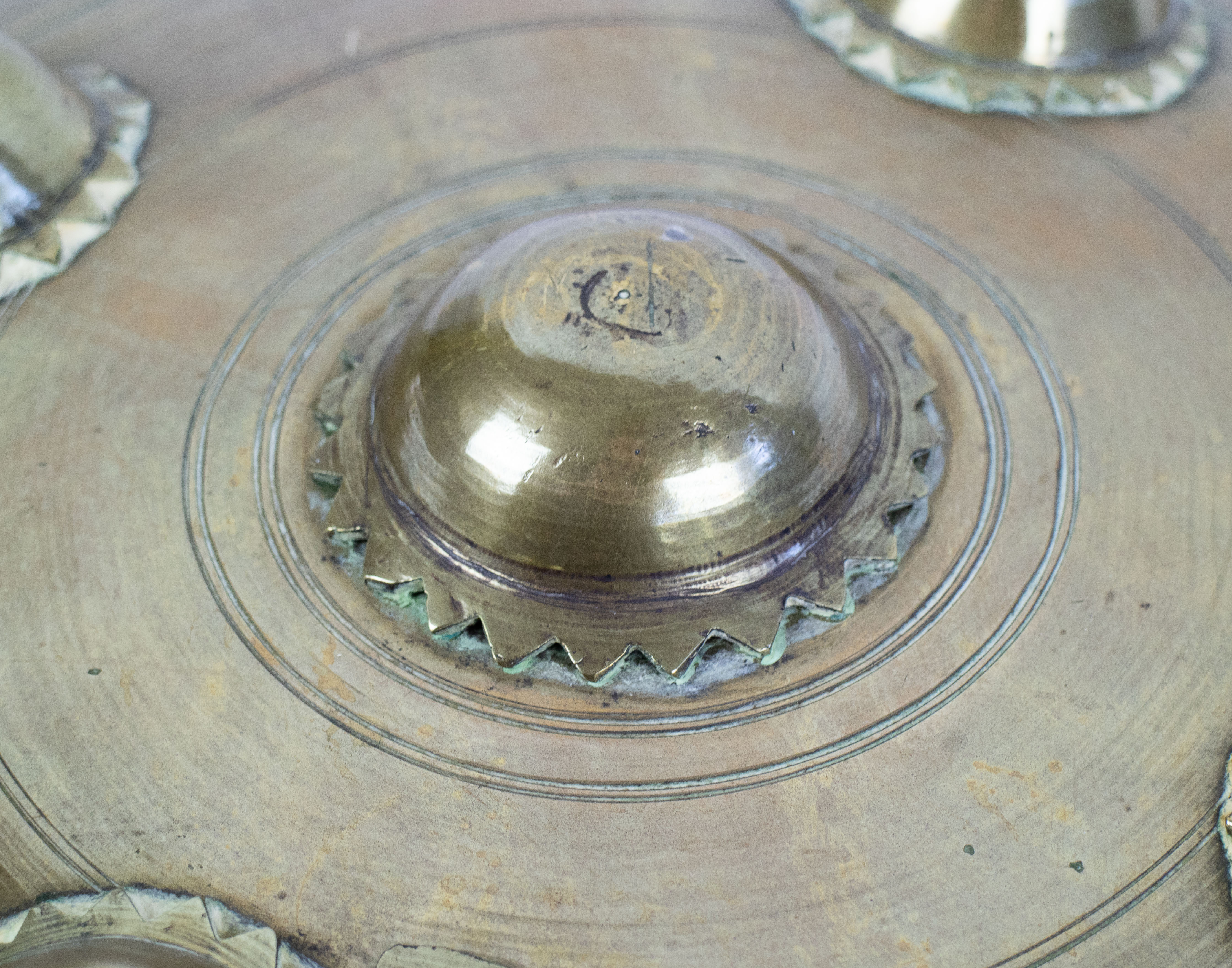 19thC bronze shield - Image 2 of 3