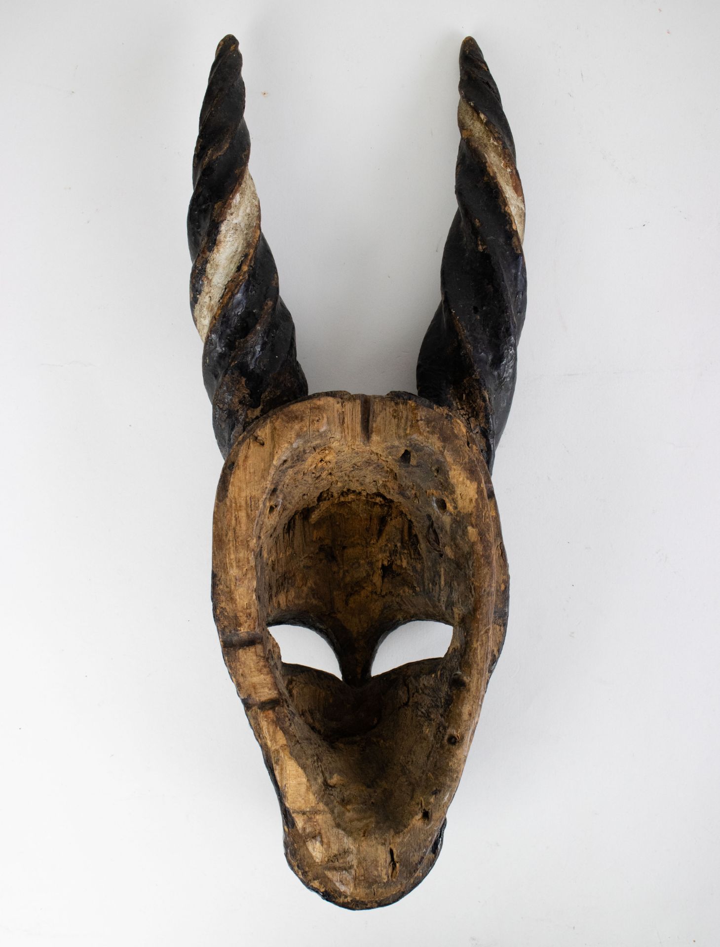 Ibibio mask (Nigeria) - Image 2 of 4