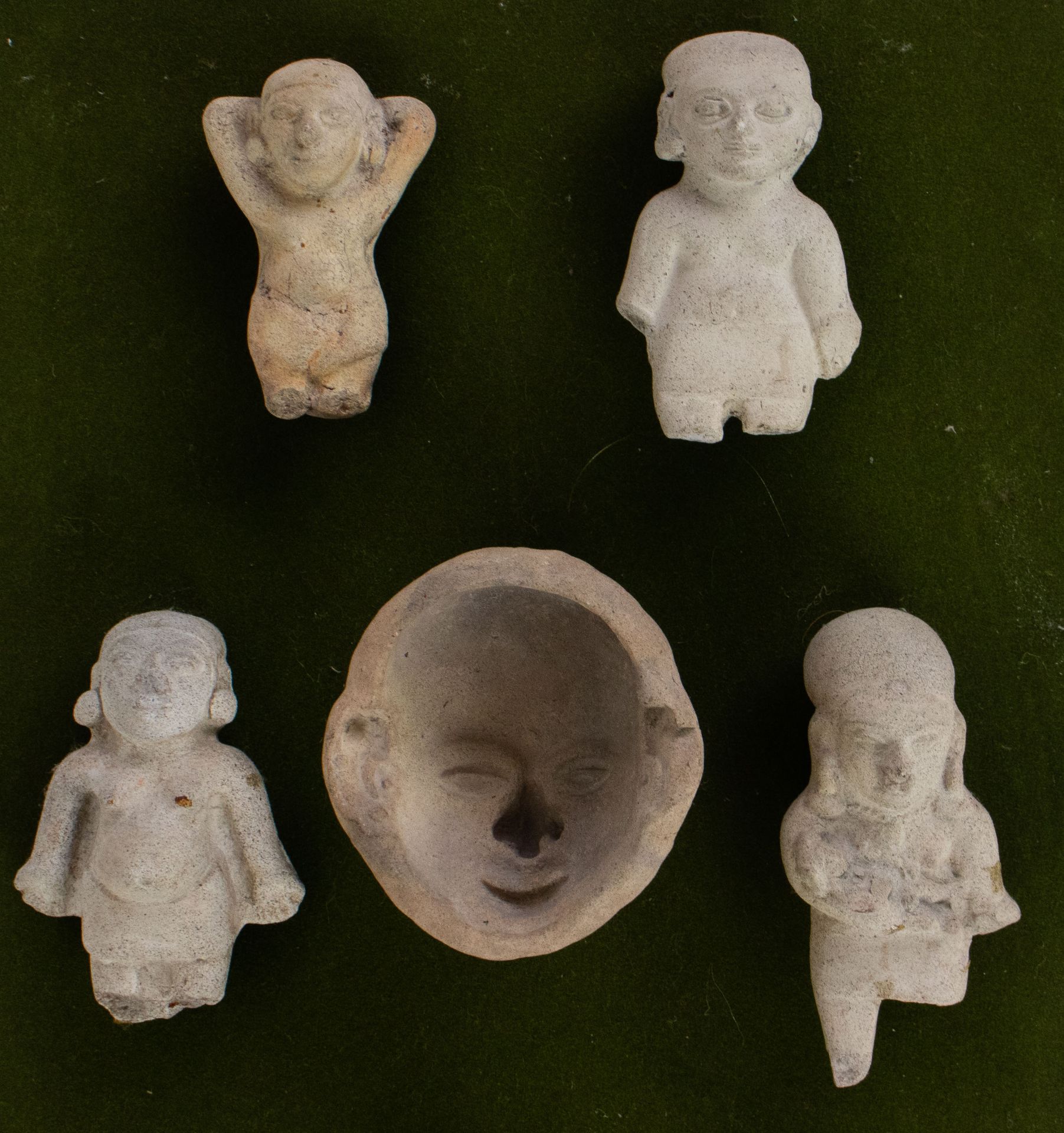 A collection of Tumaco figures - Bild 2 aus 4