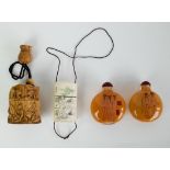2 Japanese inro's for holding small objects + 2 snuf bottles