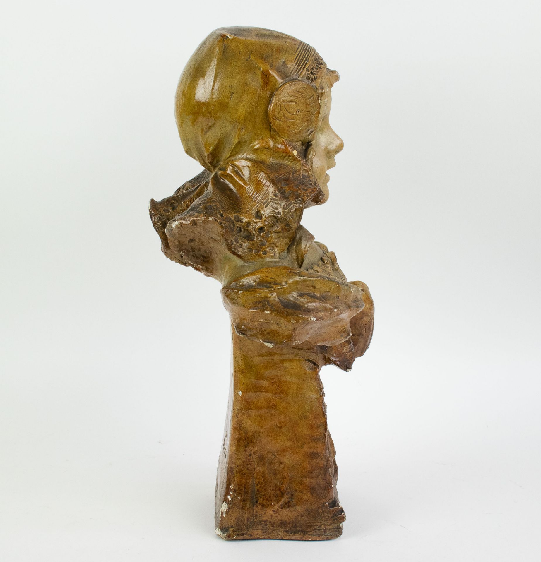 Patinated plaster buste of a Girl - Bild 4 aus 5