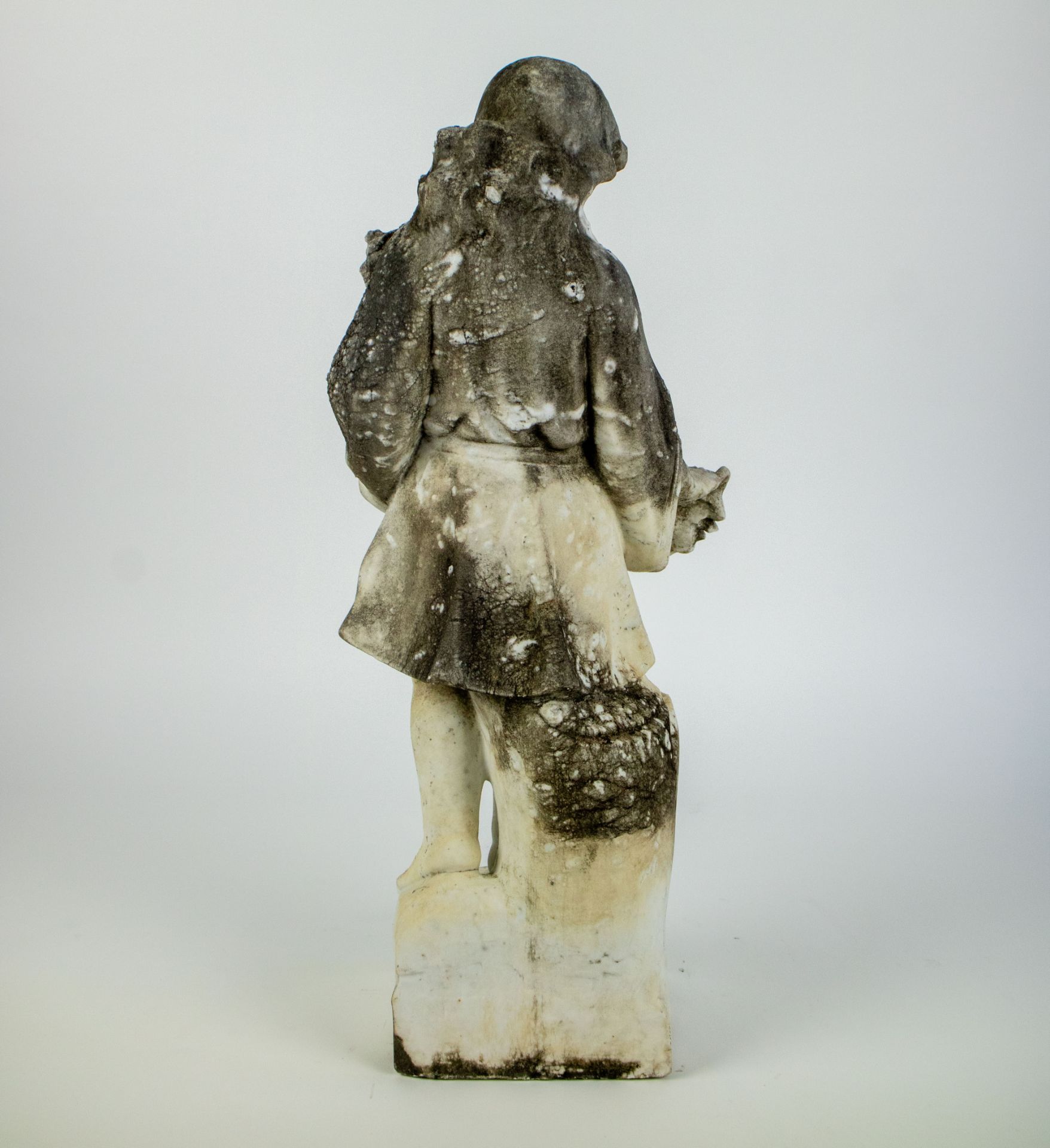 Marble statue of a girl - Image 3 of 4