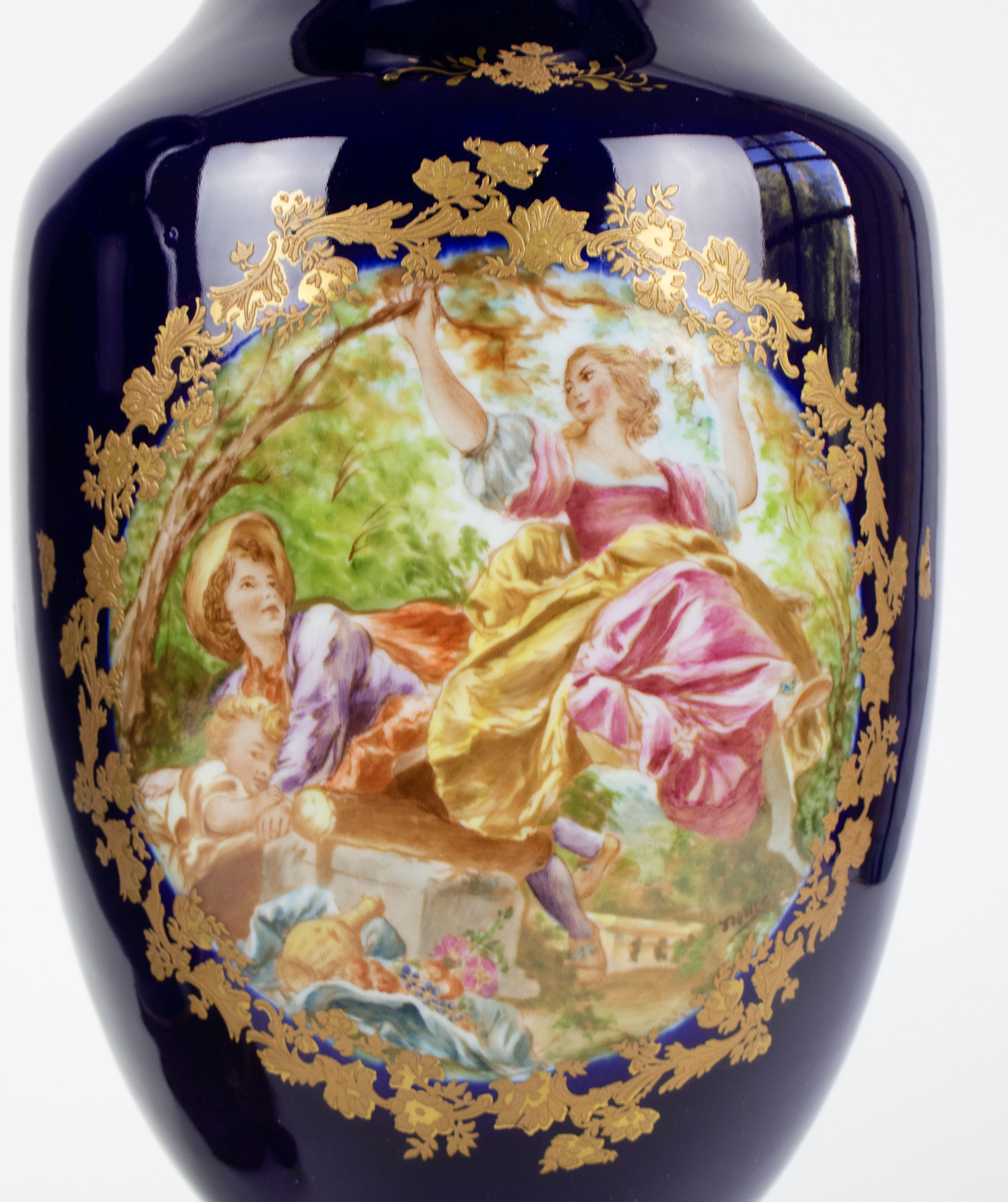 A pair of handpainted Sèvres style vases - Image 2 of 7