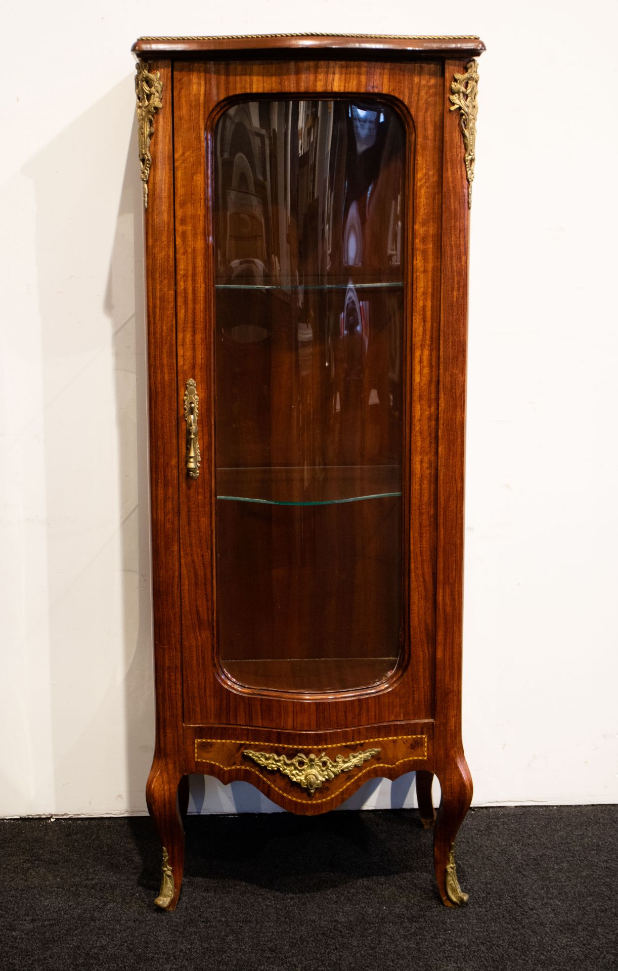 Display cabinet