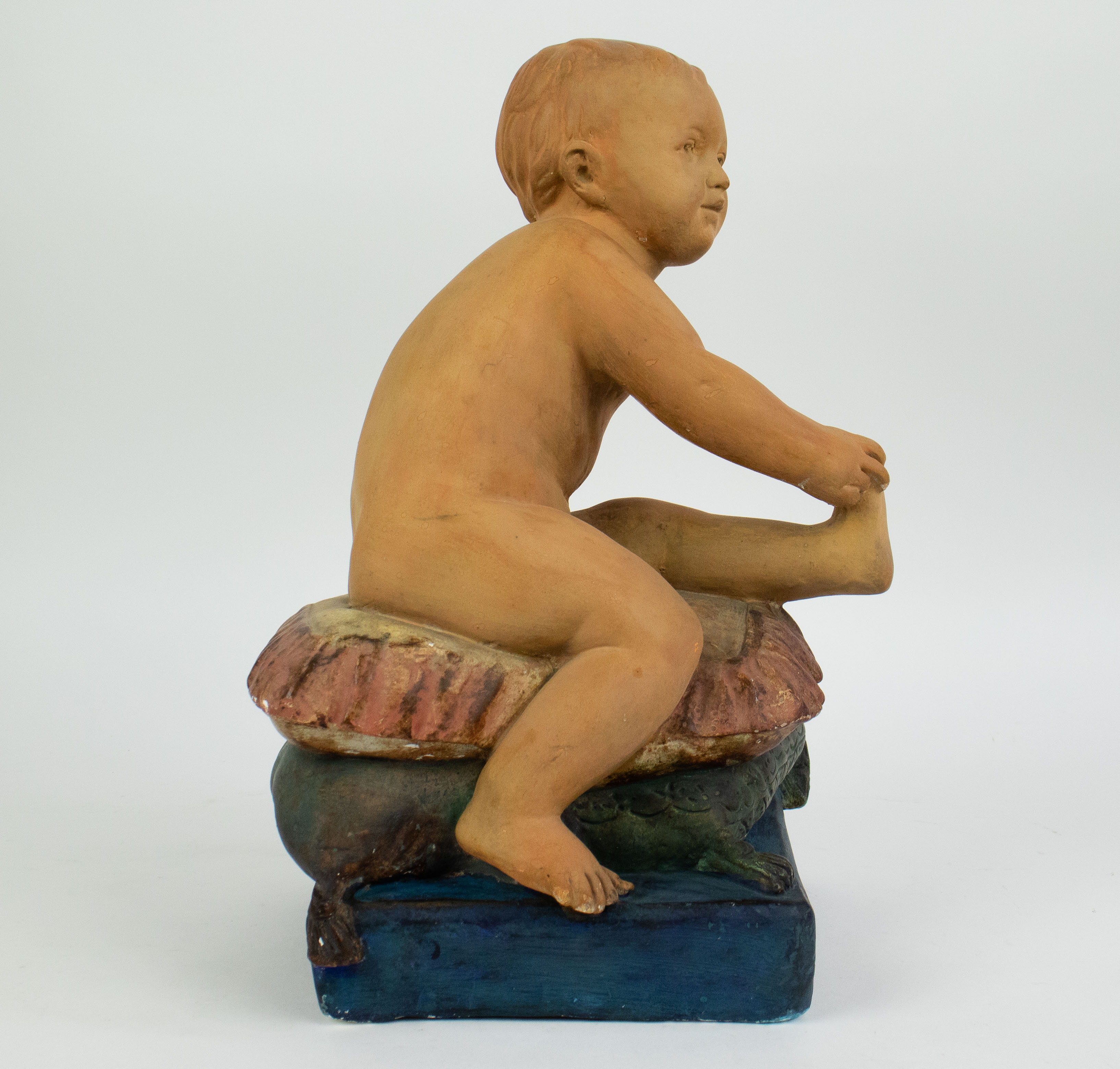 A patinated plaster sculpture of a child on a pillow - Bild 4 aus 4