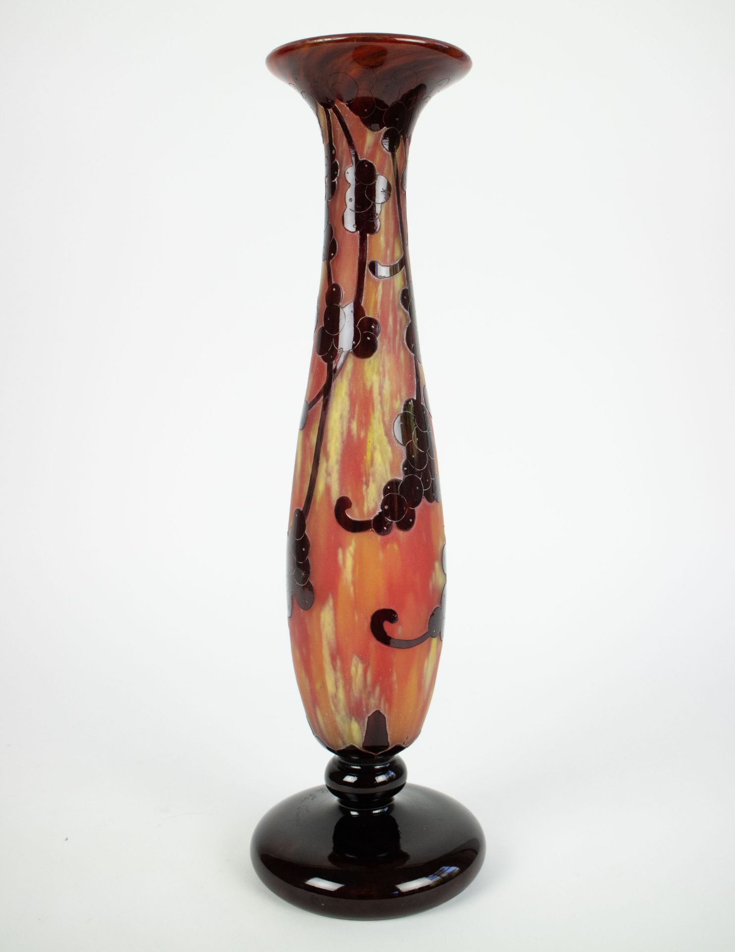 Le verre Français tullip vase - Image 2 of 5