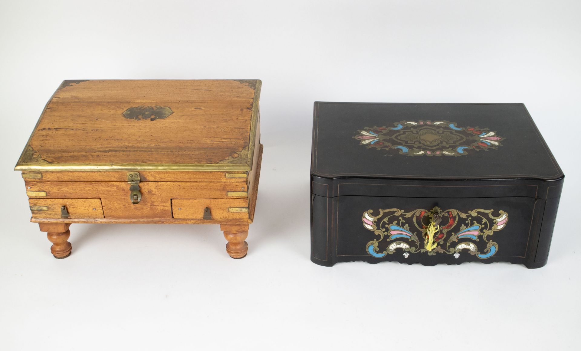 A collection of wooden boxes, 2 jewel boxes and an antique compass box. - Bild 3 aus 7