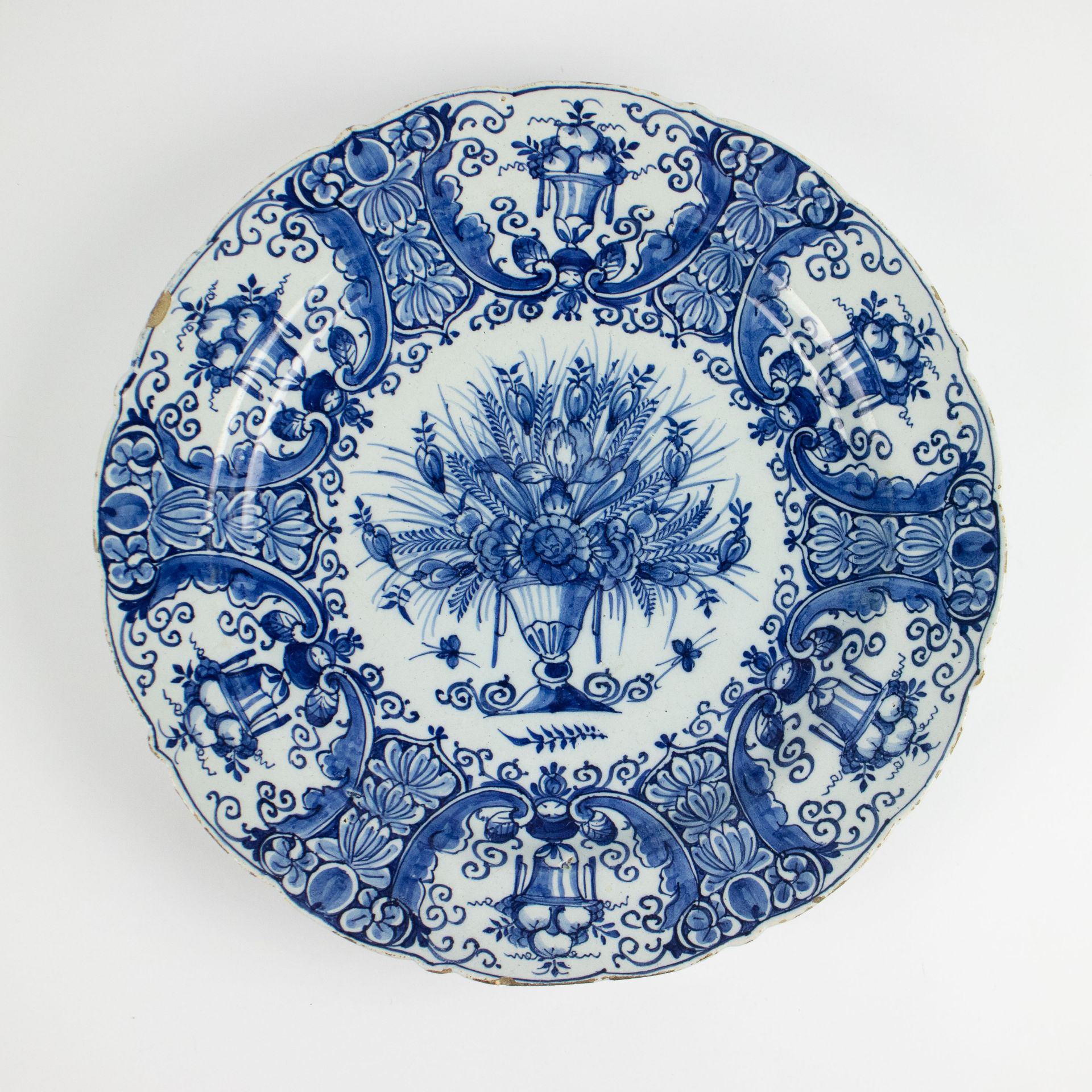 2 Delft plates with fine floral decor 17/18th century - Bild 5 aus 7
