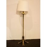 Art deco lampadaire in hammered metal