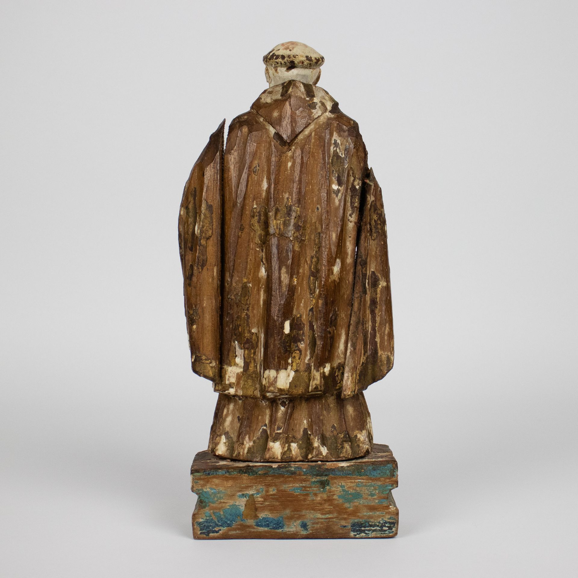 A wooden holy figure with polychromy - Image 3 of 5