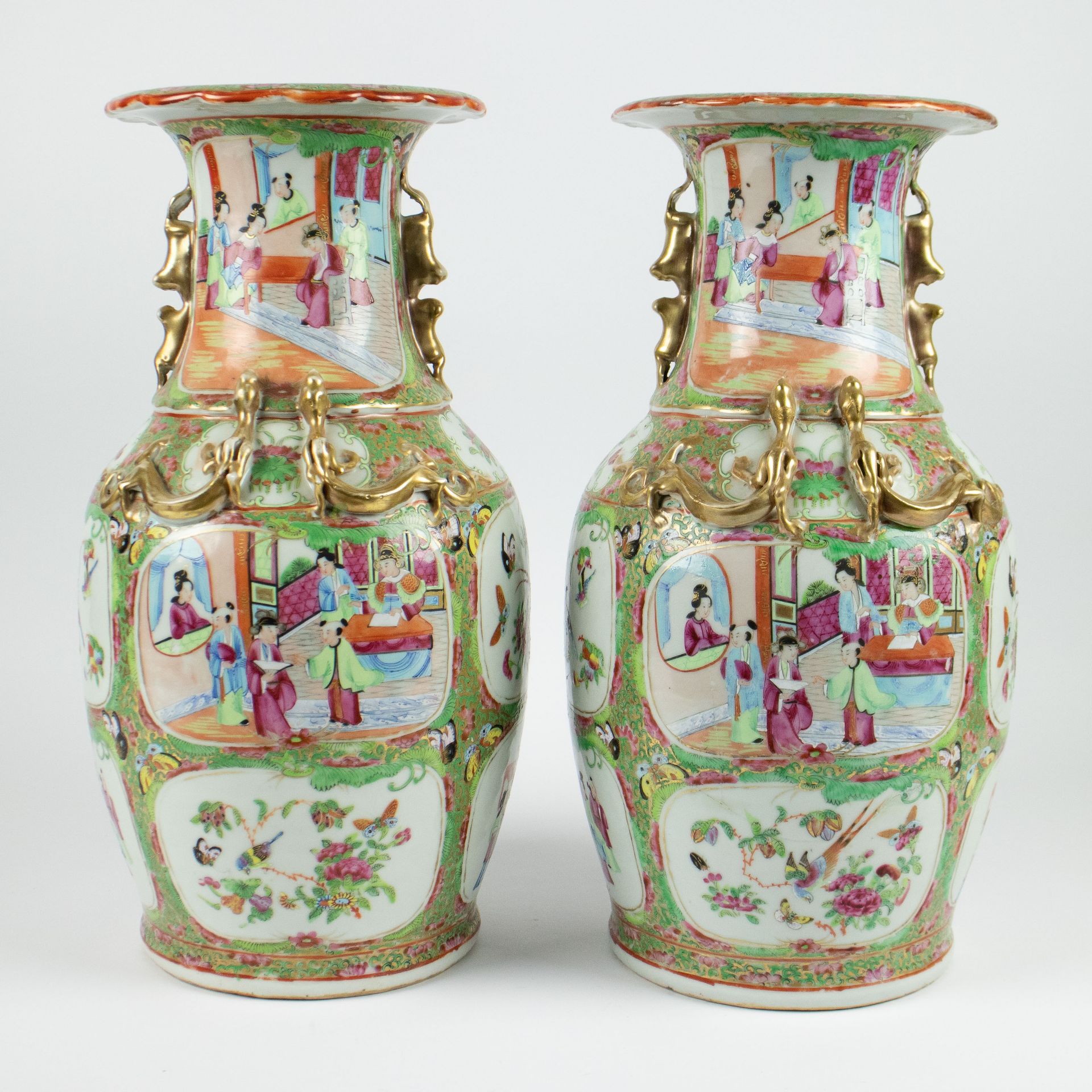 A pair of Canton vases - Image 3 of 10