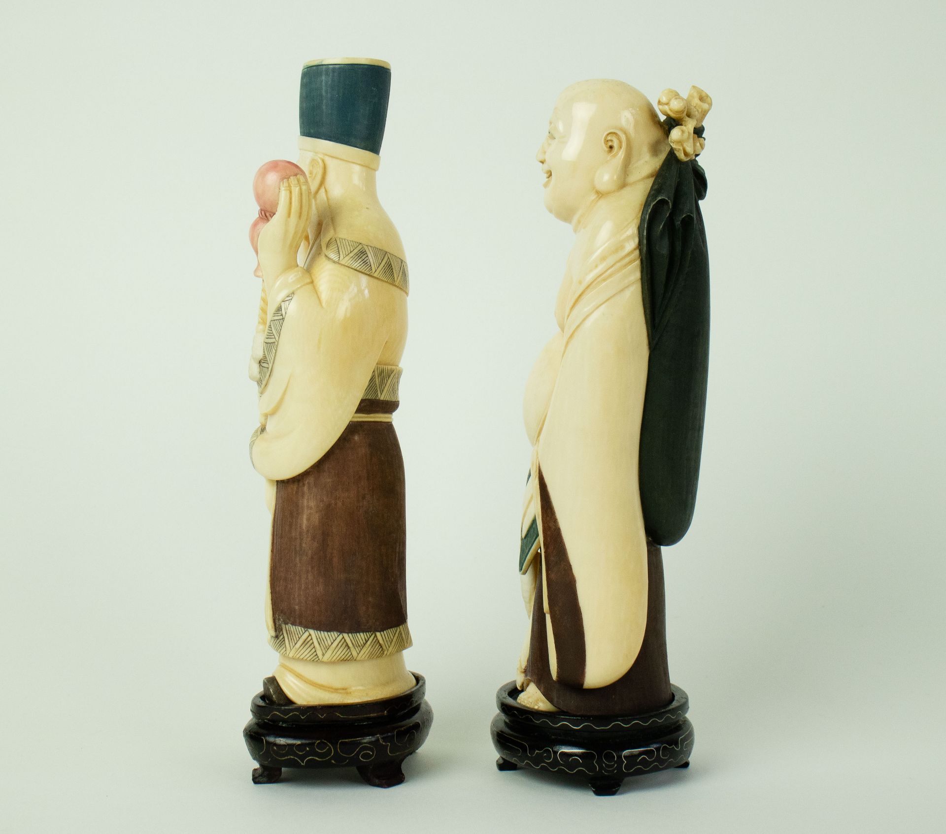 Jurojin and Hotei, two of the seven lucky Gods, ivory Japan, circa 1920 - Bild 2 aus 4