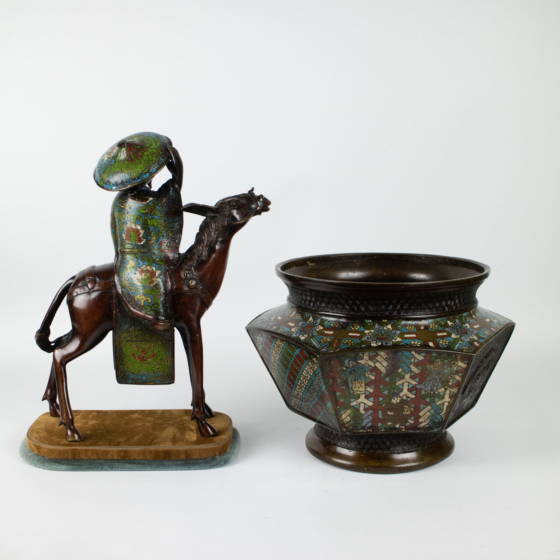 A Japanese champlevé cachepot and horse rider - Image 3 of 5
