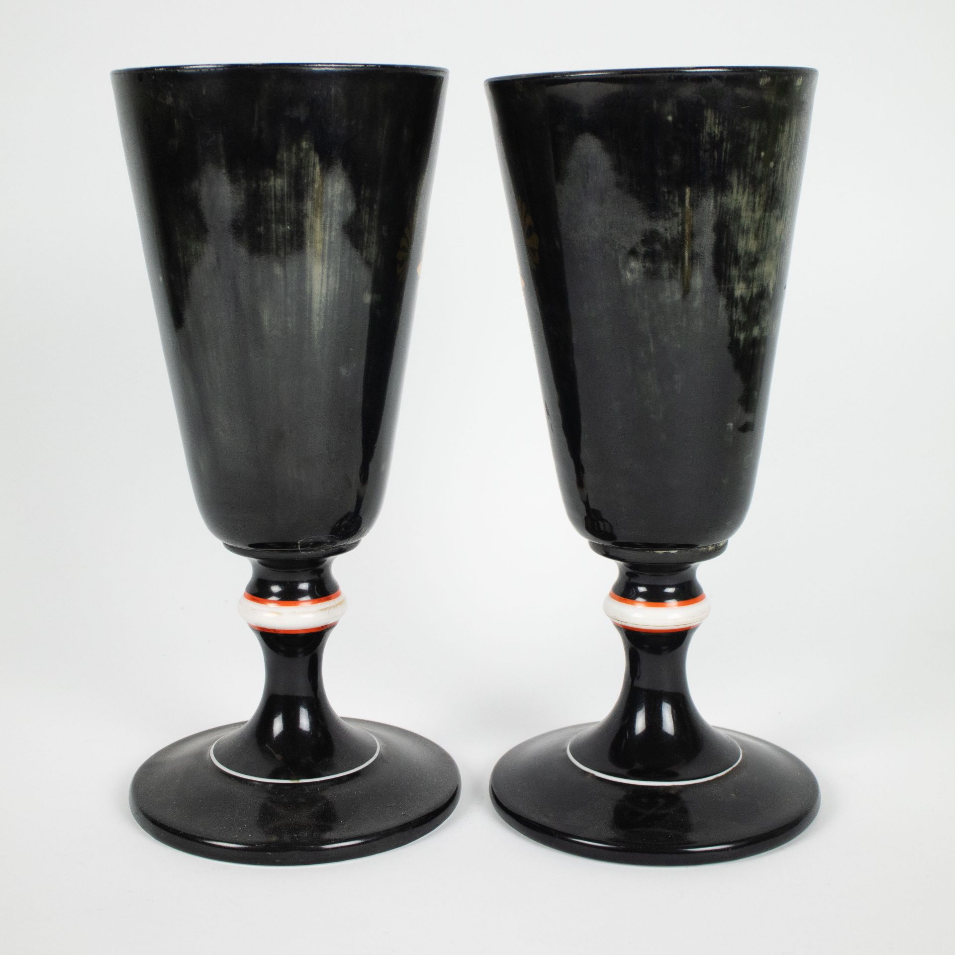 A pair of porcelain vases 19th century - Bild 3 aus 5