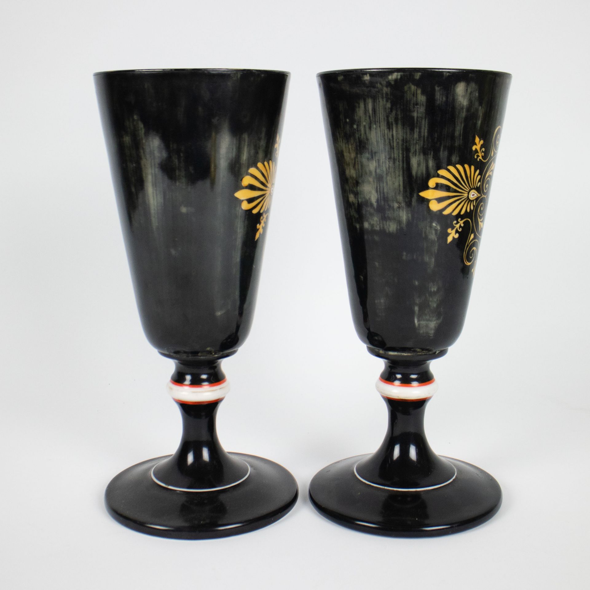A pair of porcelain vases 19th century - Bild 4 aus 5