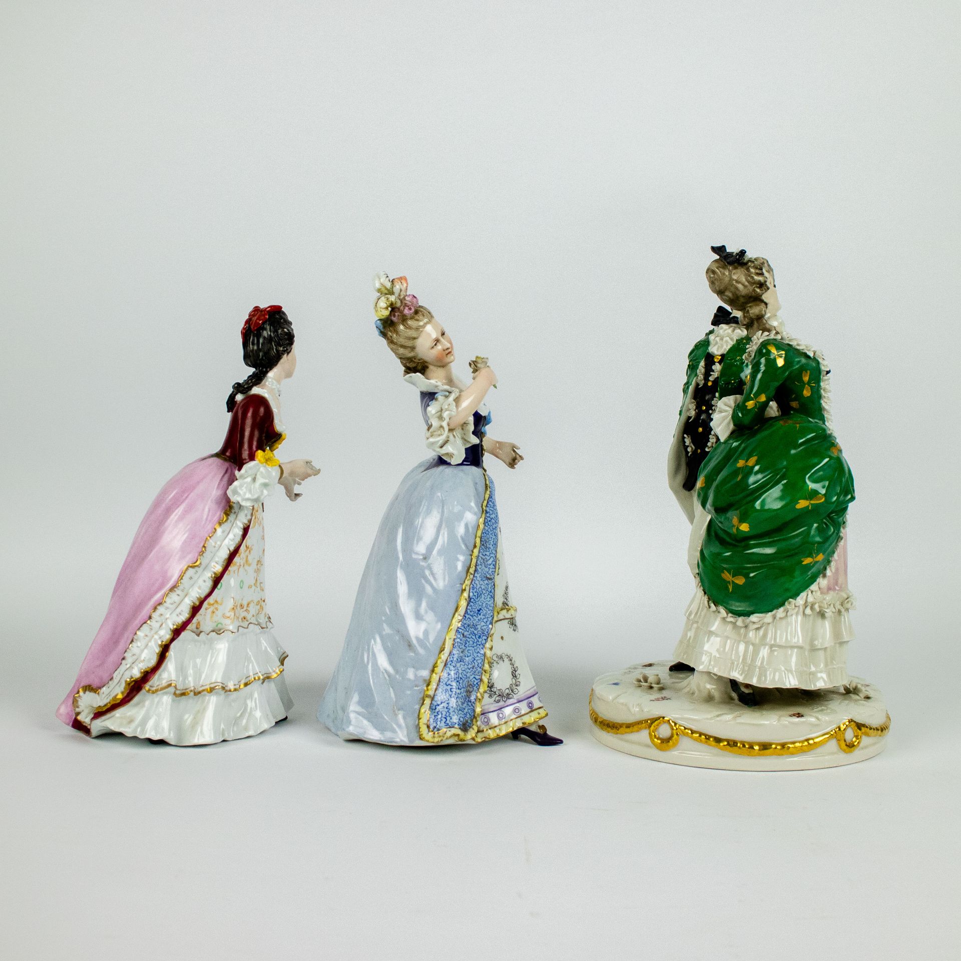 A collection of 3 porcelain figures - Bild 4 aus 7