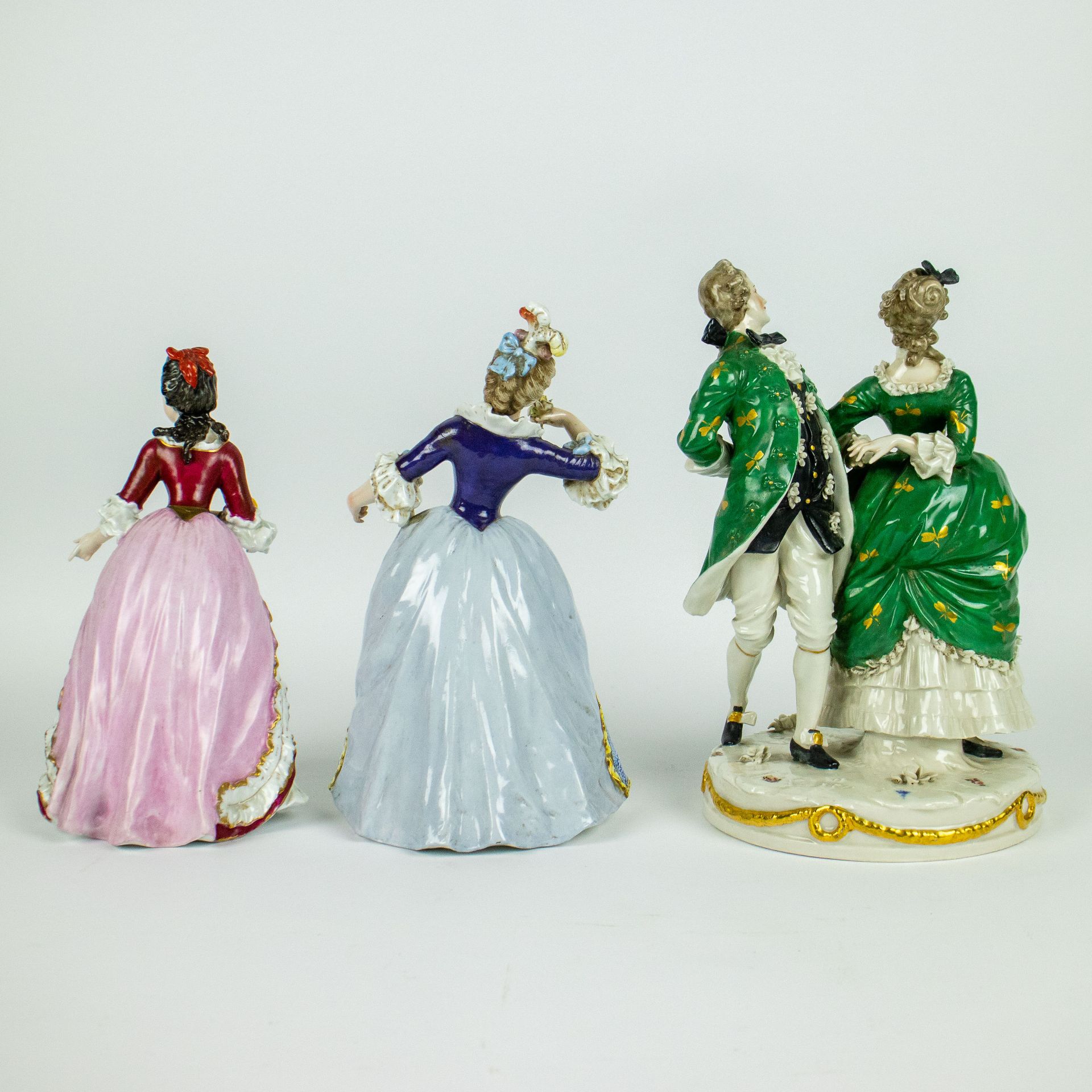 A collection of 3 porcelain figures - Image 3 of 7