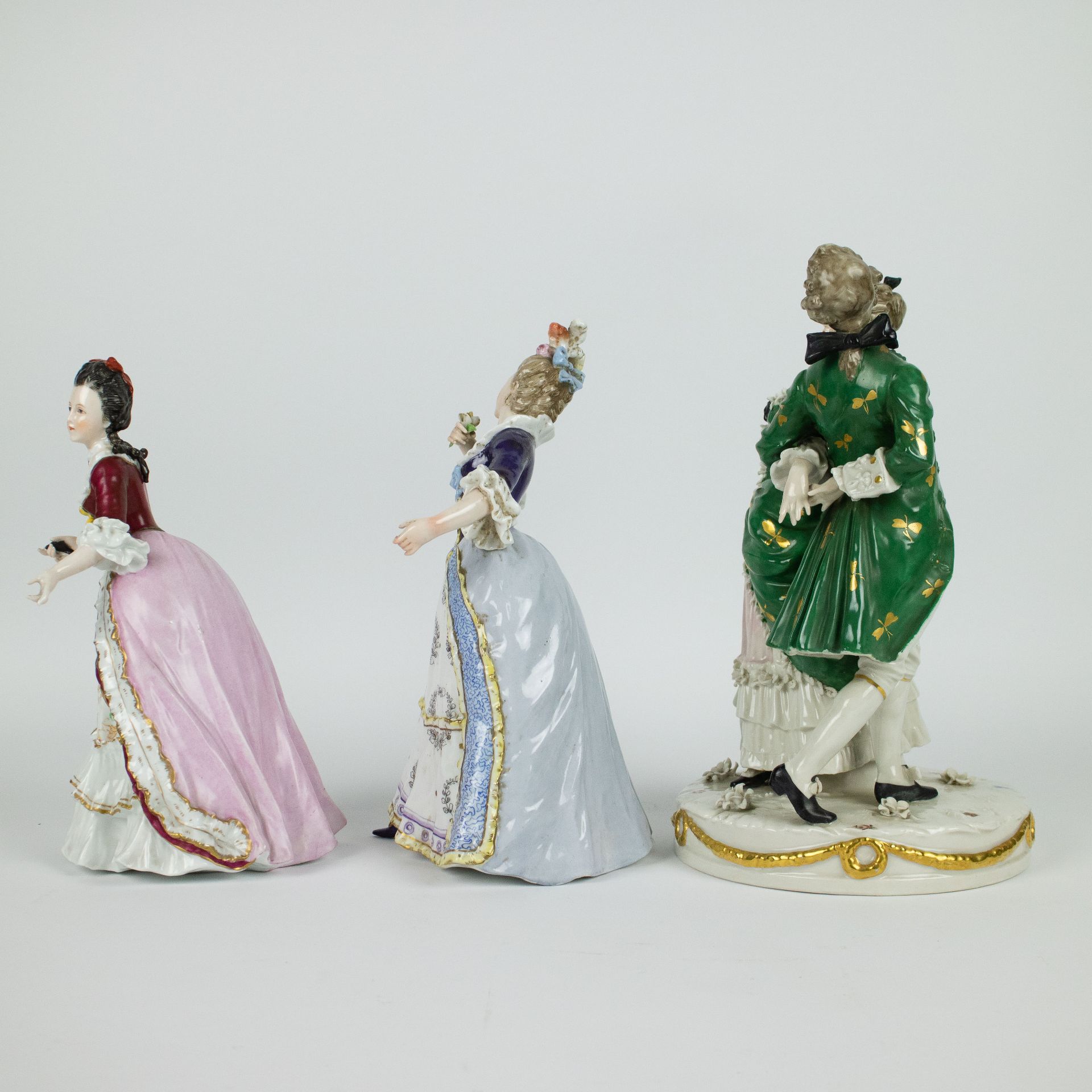 A collection of 3 porcelain figures - Bild 2 aus 7