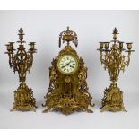 Mantel set in gilt bronze 19th century