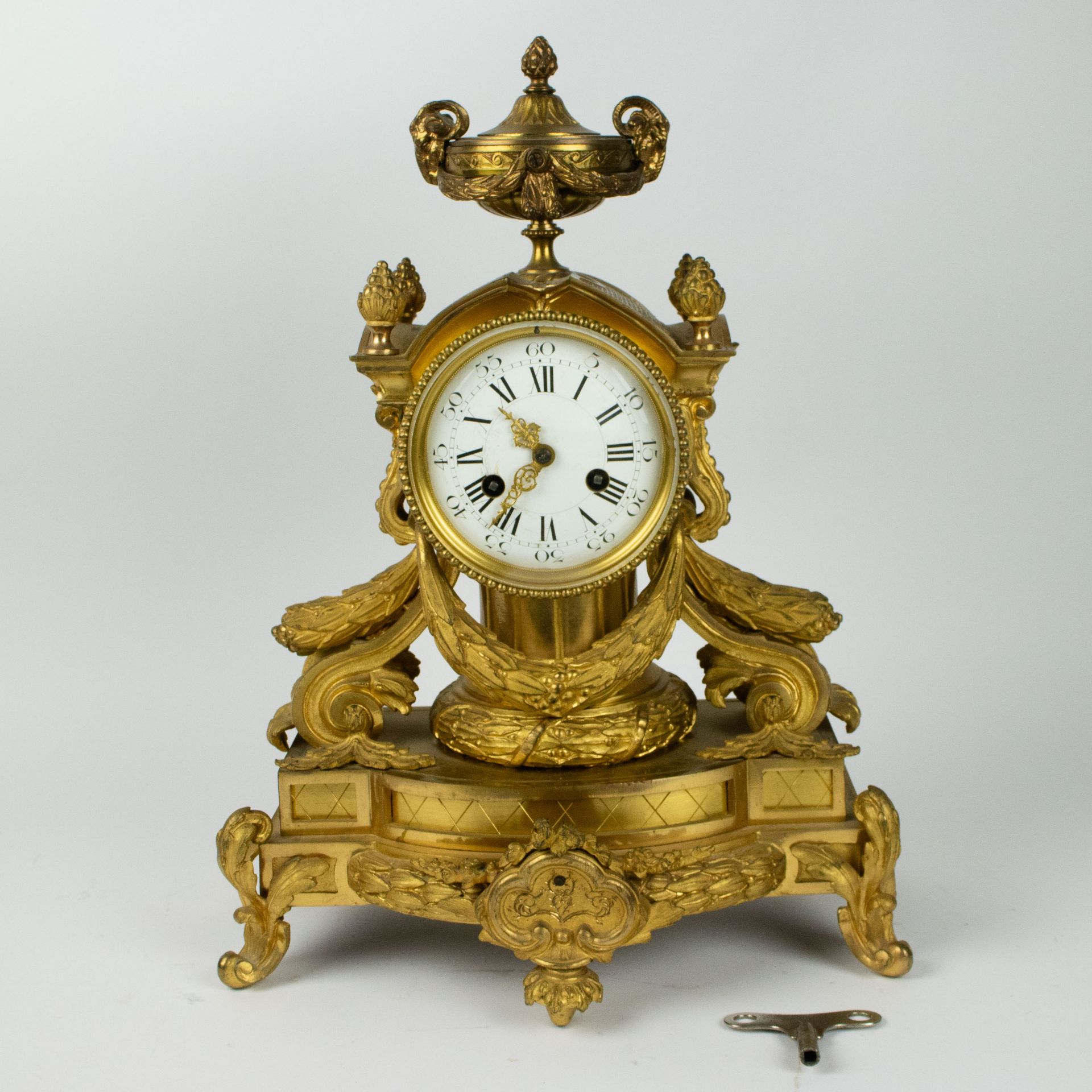 Clock with candlesticks in gilt bronze - Image 2 of 6