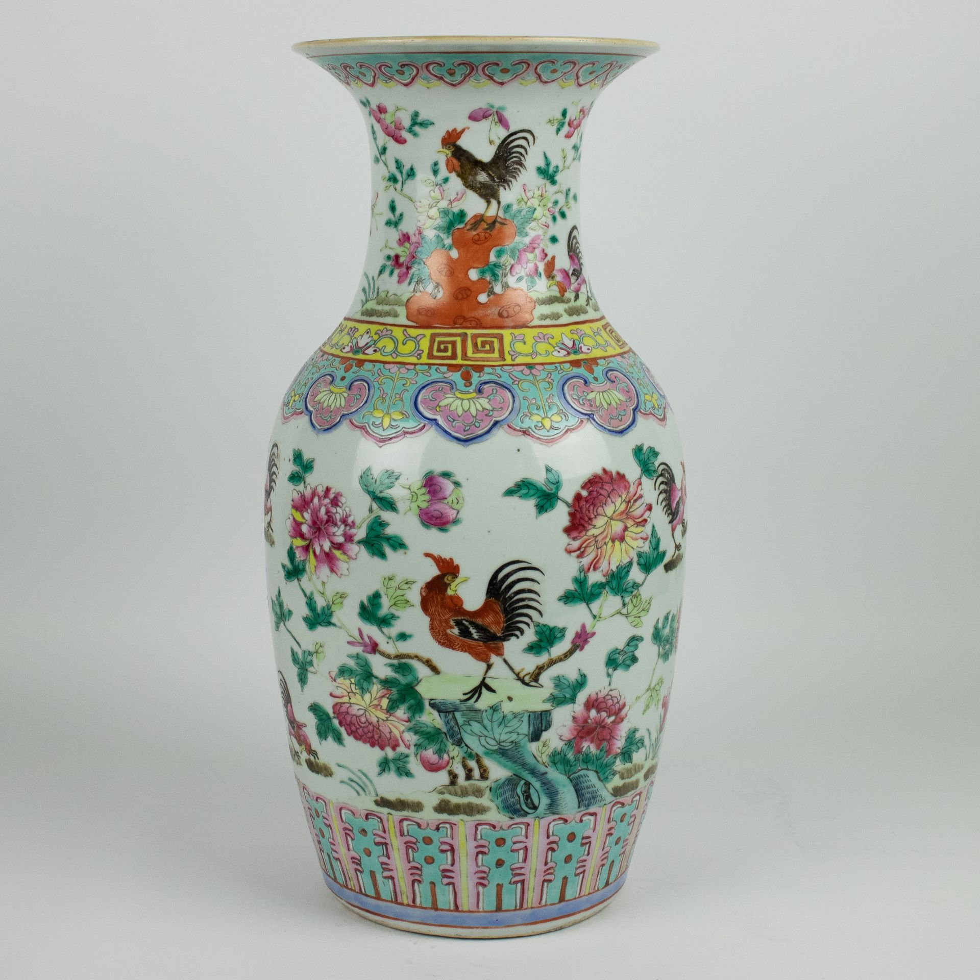 A Chinese vase famille rose 19th century - Image 3 of 6