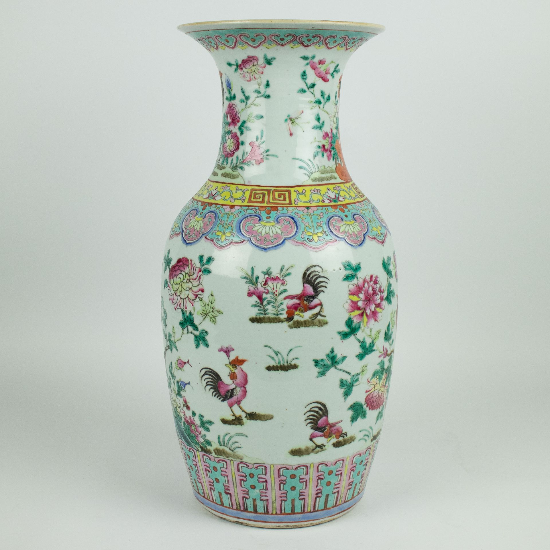 A Chinese vase famille rose 19th century - Image 2 of 6