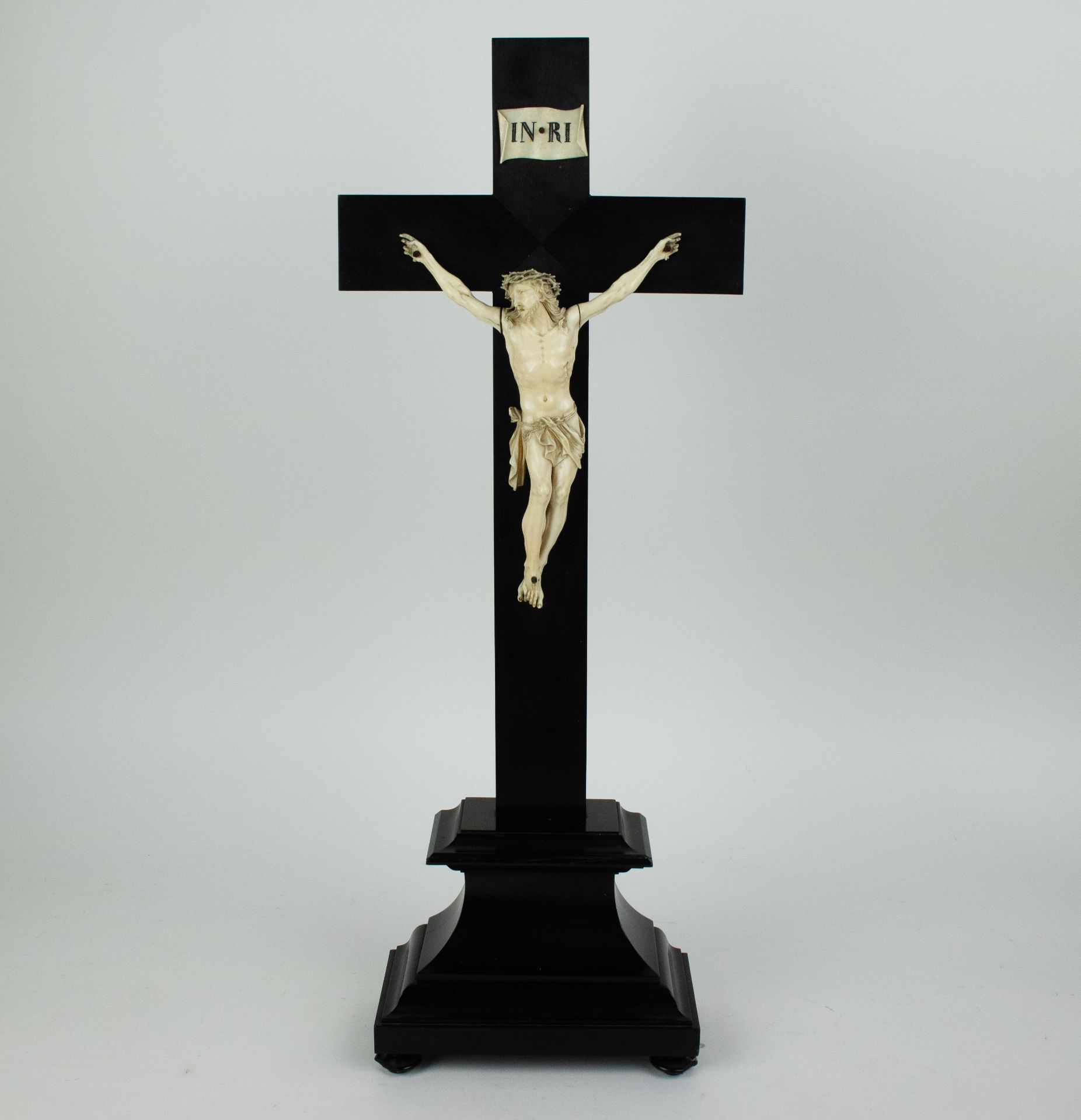 Crucifix with ivory Christ + a boxwood crucifix - Image 2 of 5