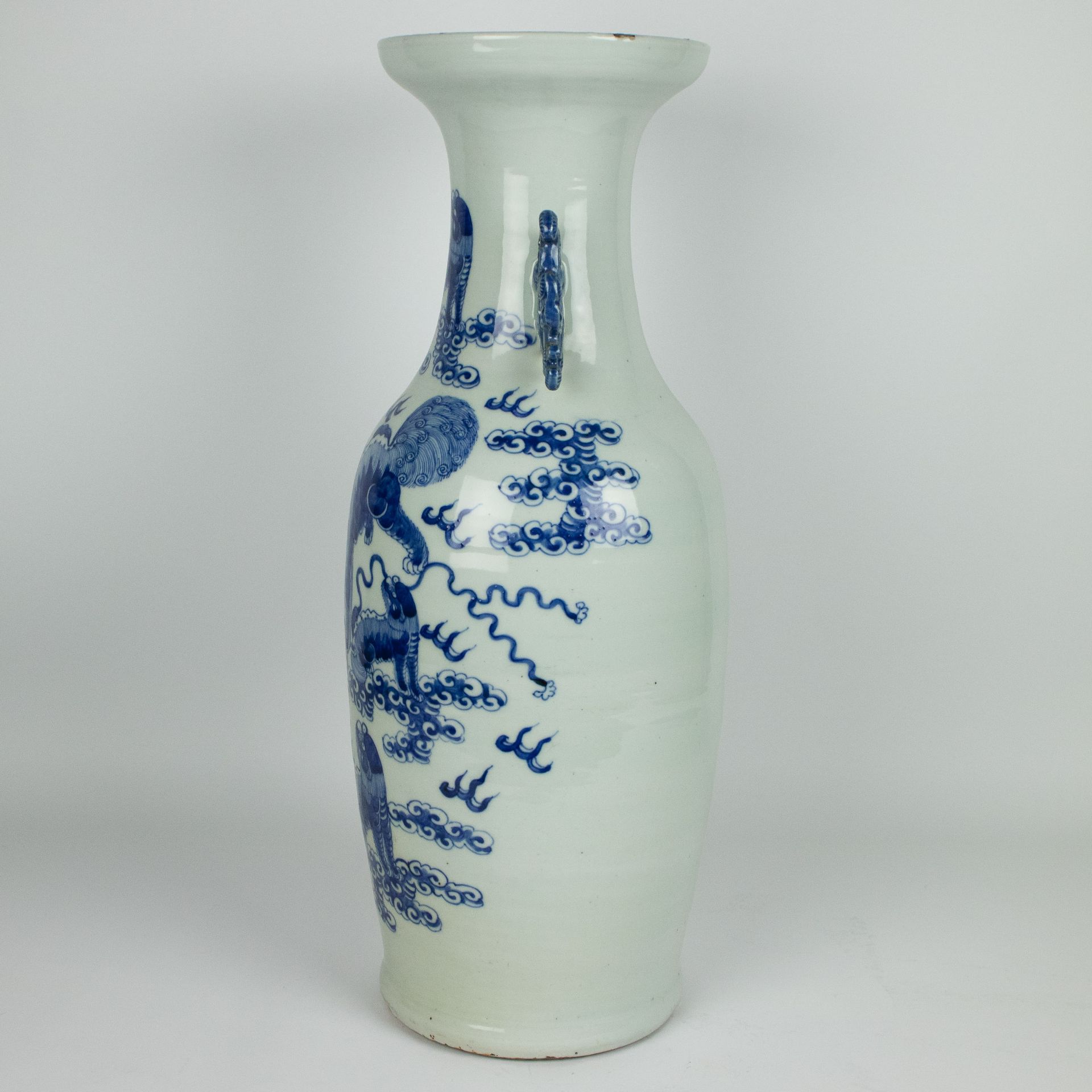 A Chinese celadon vase end 19th century - Image 4 of 8