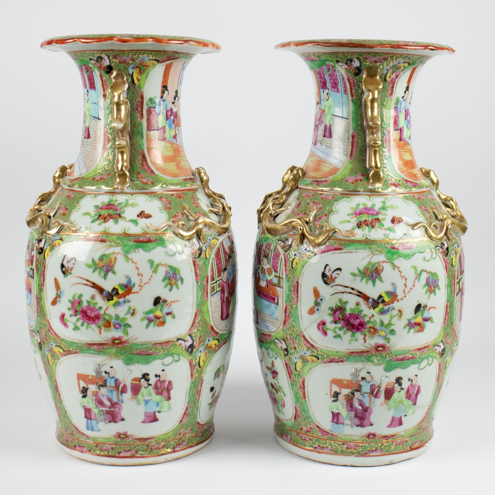A pair of Canton vases - Image 4 of 10