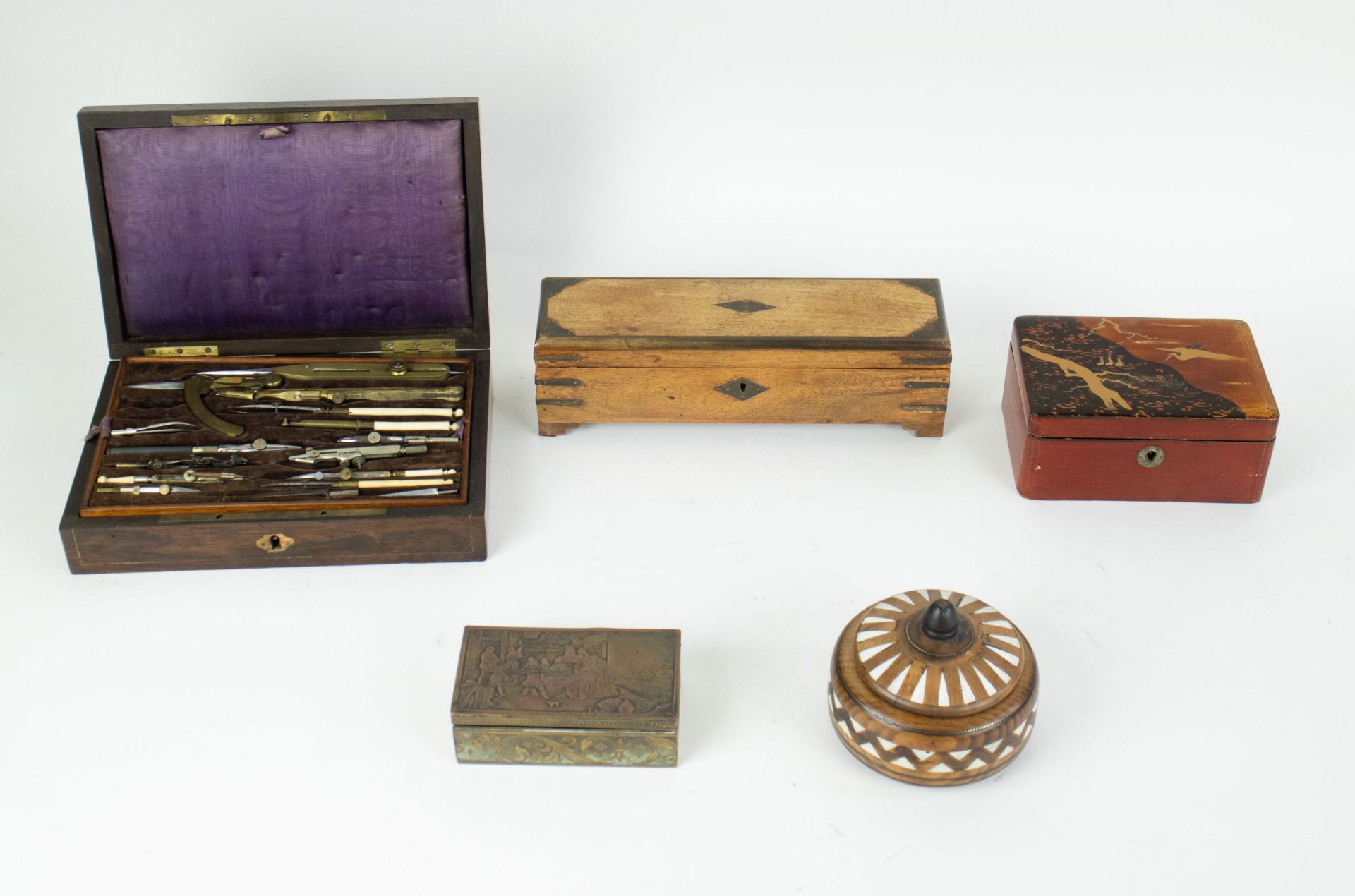 A collection of wooden boxes, 2 jewel boxes and an antique compass box. - Bild 2 aus 7