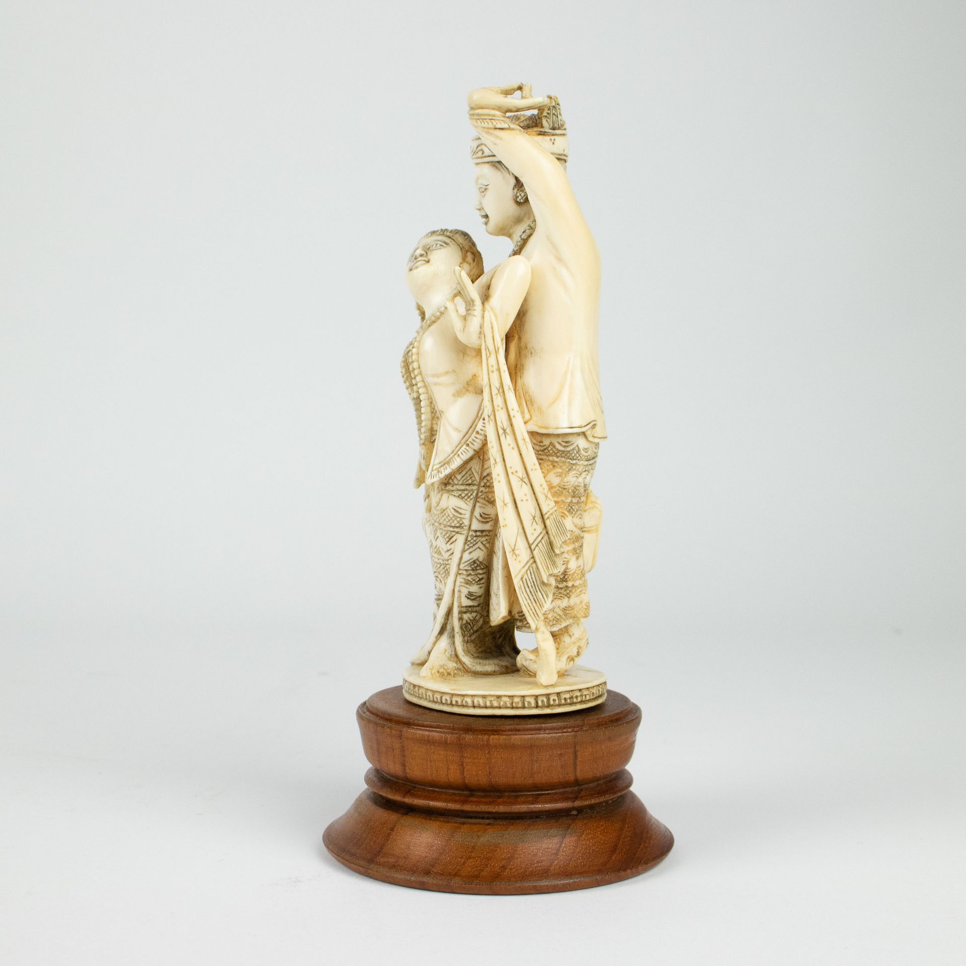 Ivory statue of a dancing couple Myanmar/Burma late 19th century - Image 2 of 4