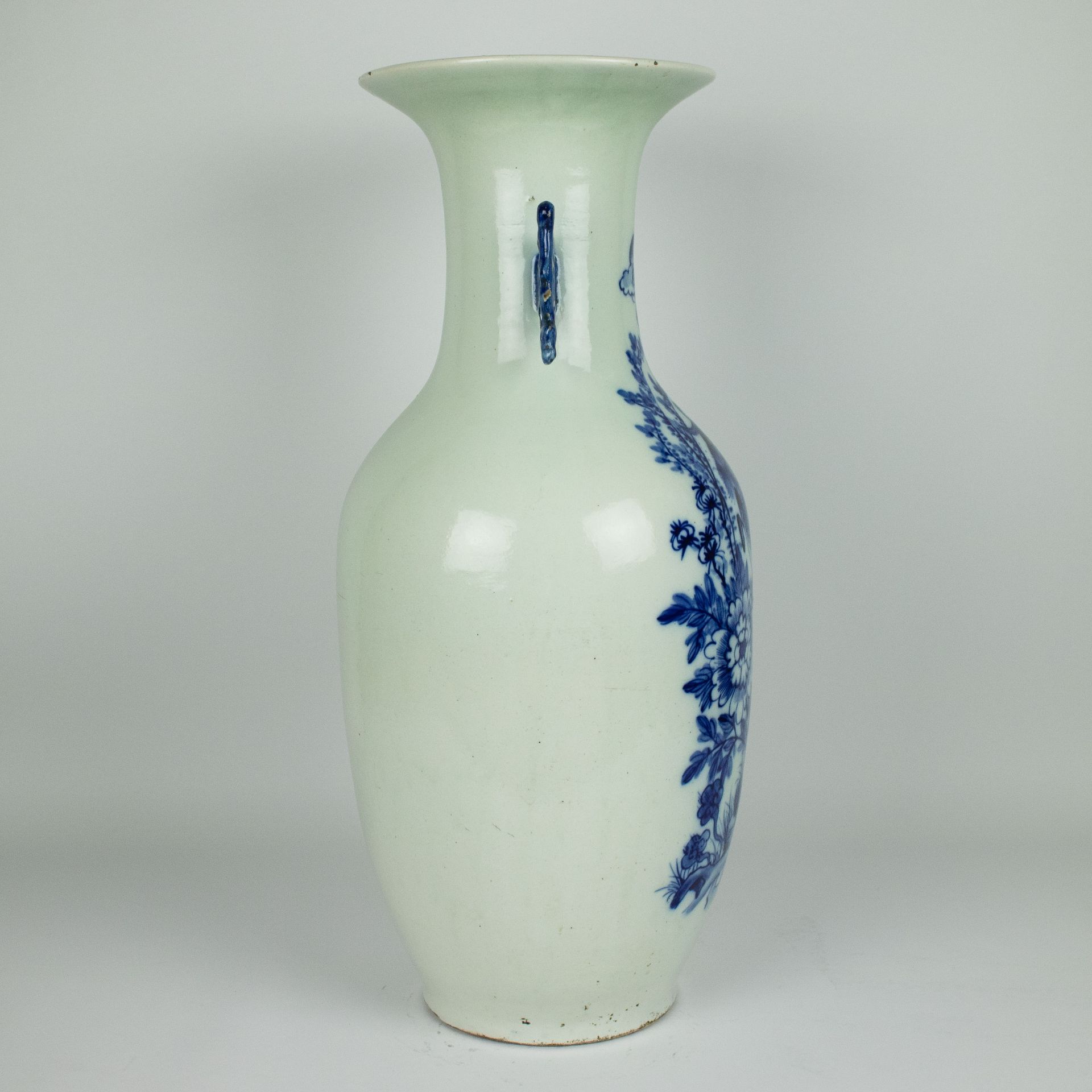 A Chinese celadon vase Republic - Bild 4 aus 6