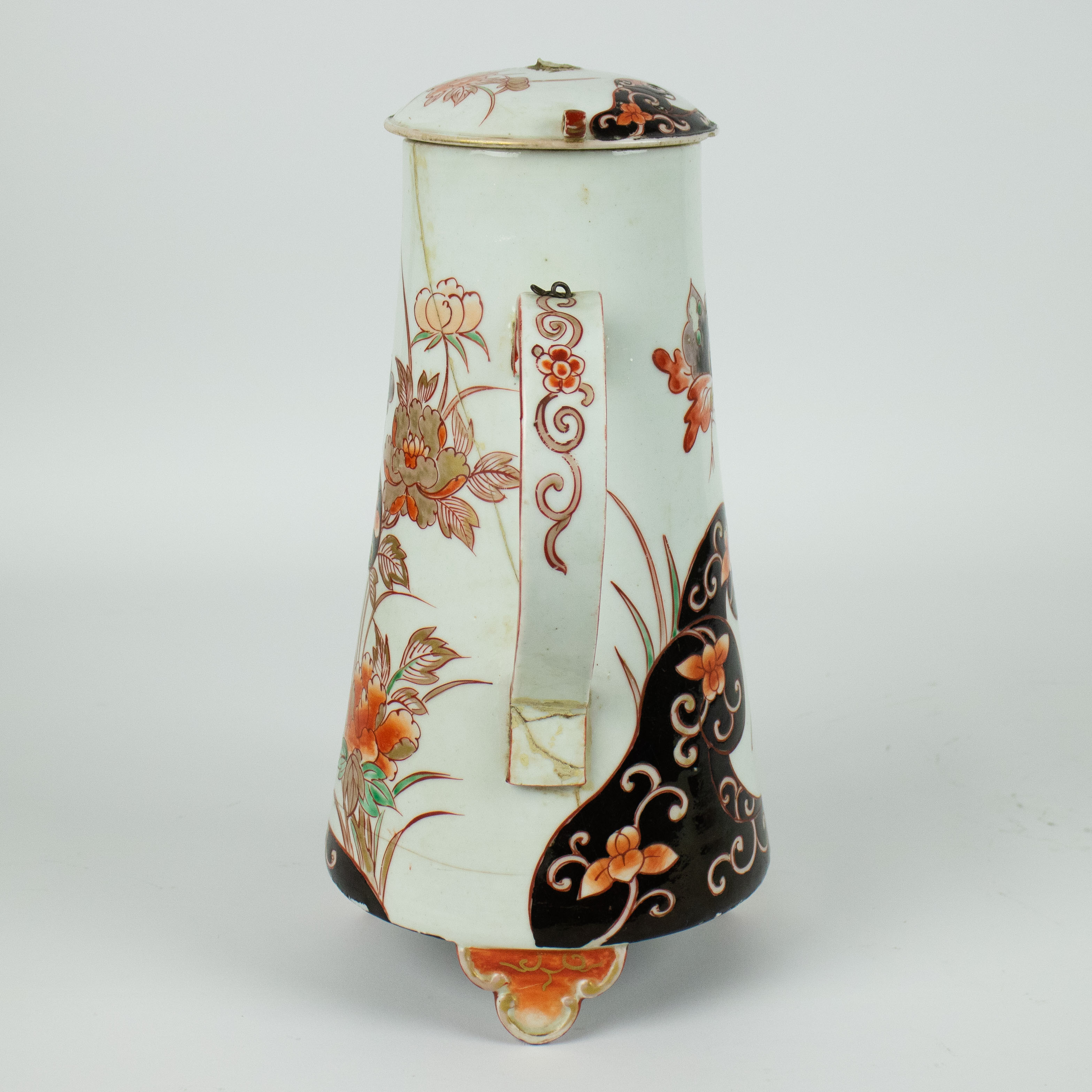 A 18th century Imari jug - Image 3 of 10