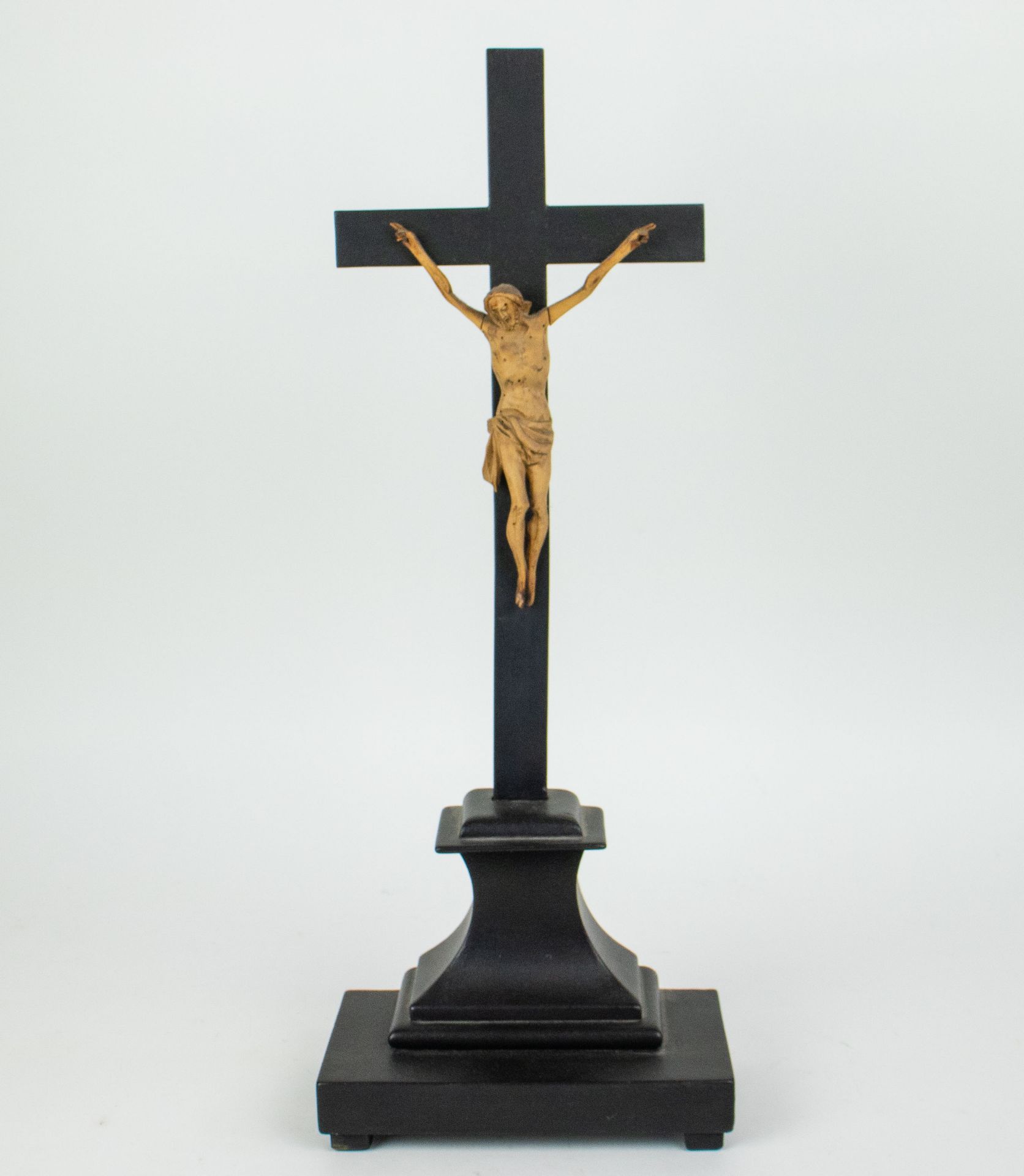 Crucifix with ivory Christ + a boxwood crucifix - Image 4 of 5